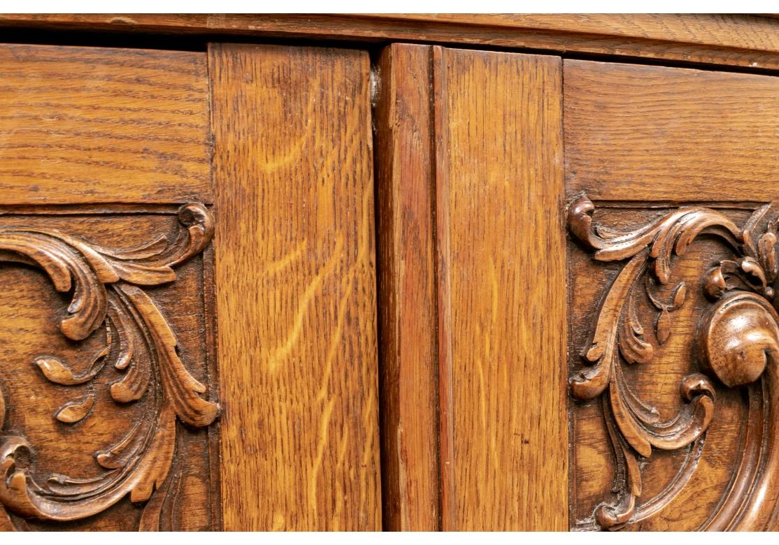 Französisch Land geschnitzt Eiche Sideboard mit Marmorplatte für die Wiederherstellung im Angebot 2