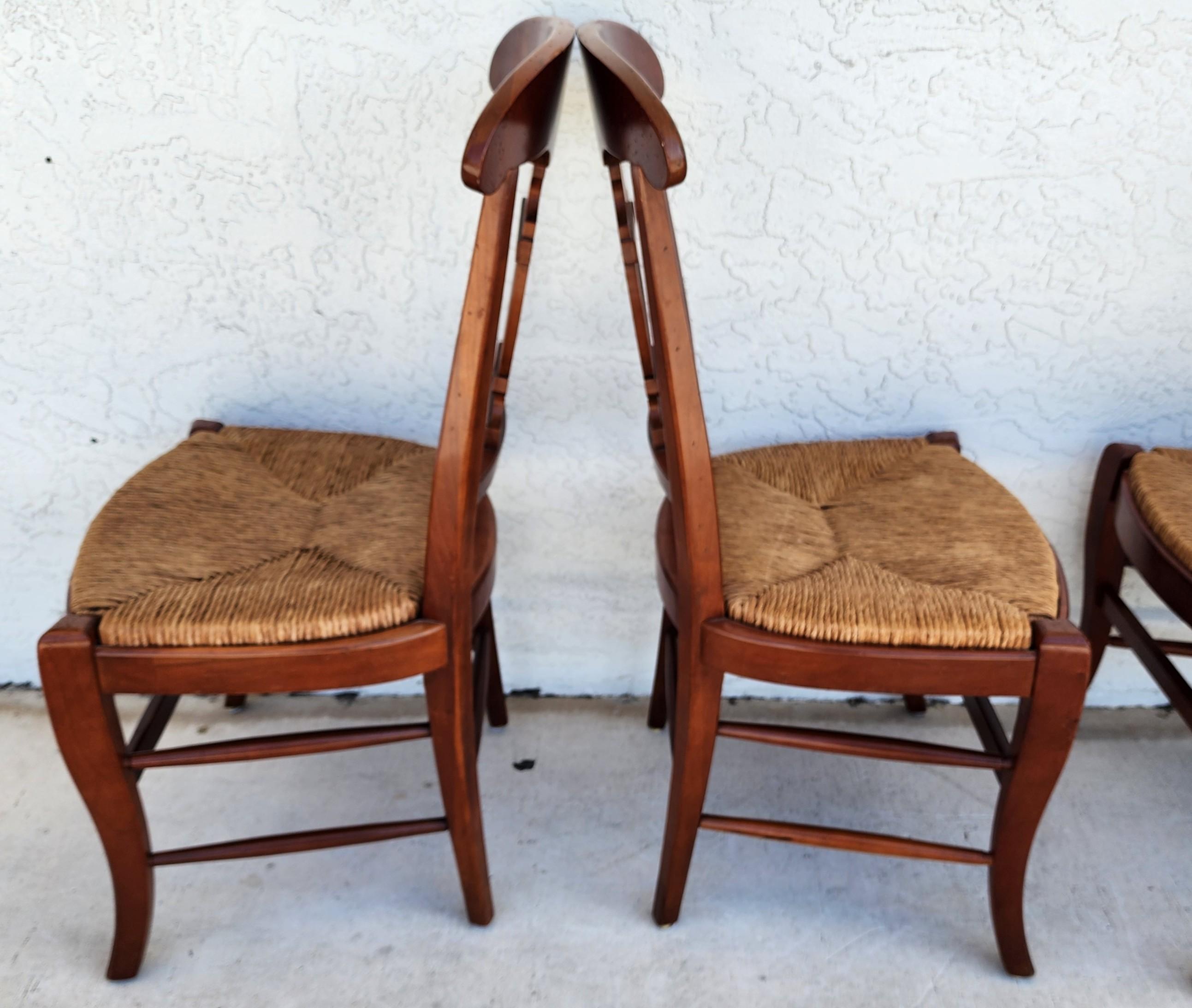 Fin du 20e siècle Chaises de salle à manger de style campagne française par HICKORY CHAIR CO Ensemble de 4 en vente