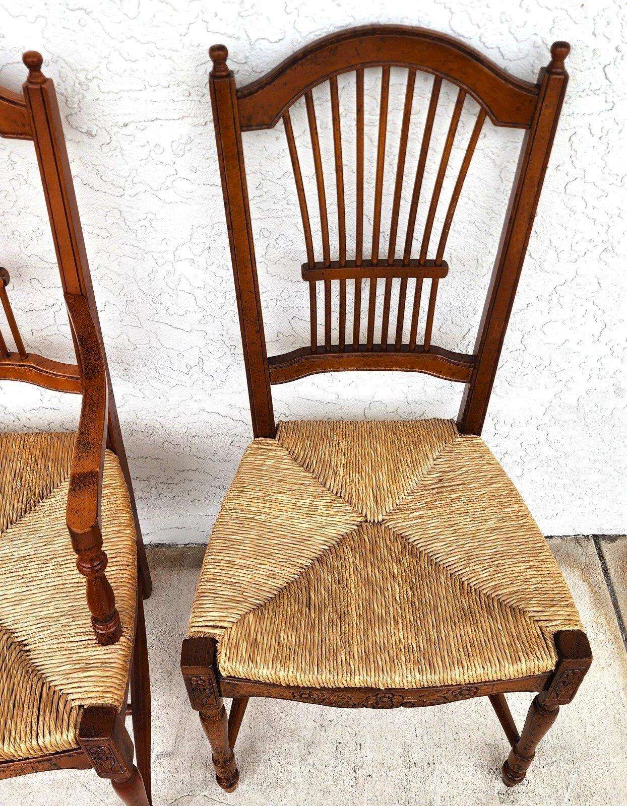 French Country Dining Chairs Rush Seats Wheat Backs with Cushions Set of 8 en vente 3