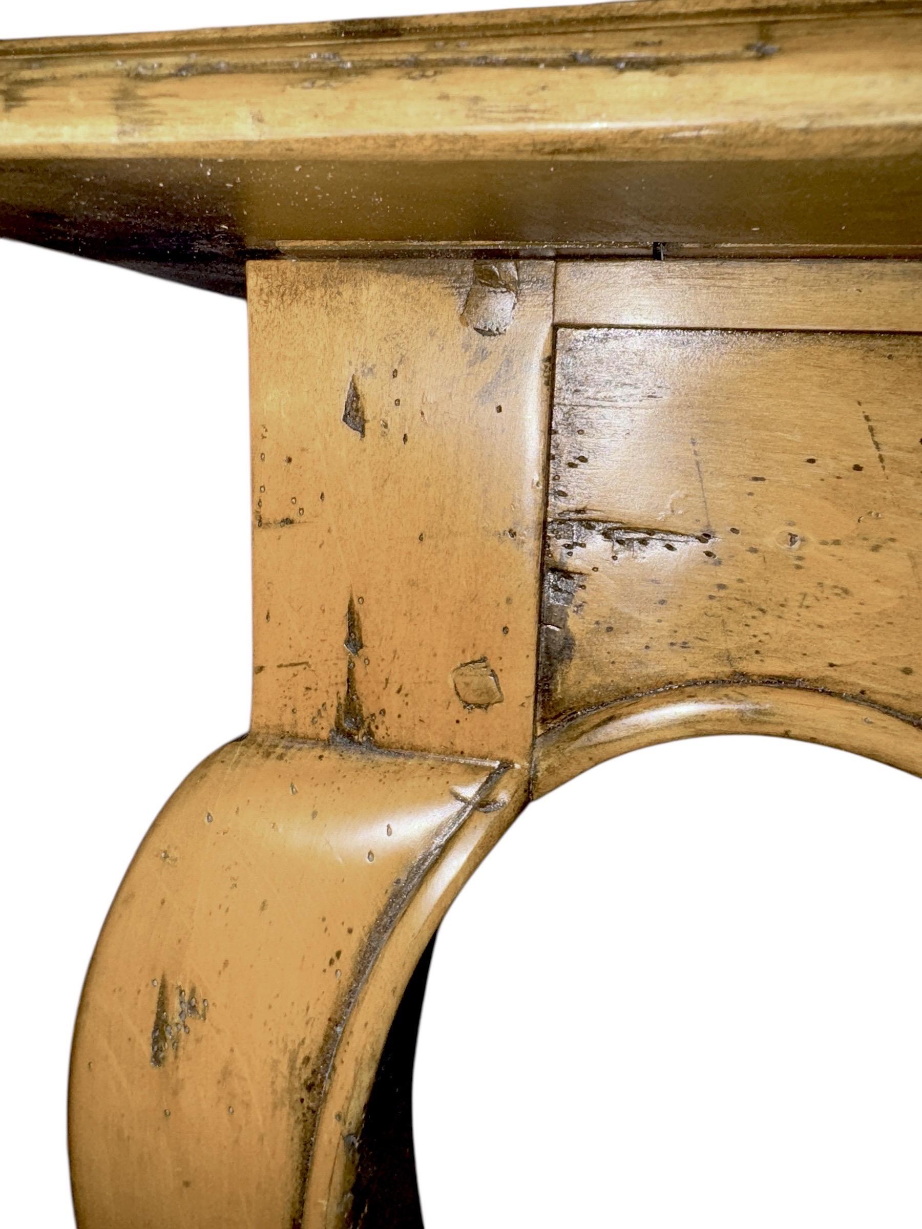 Table de salle à manger et huit chaises à la française en vente 4