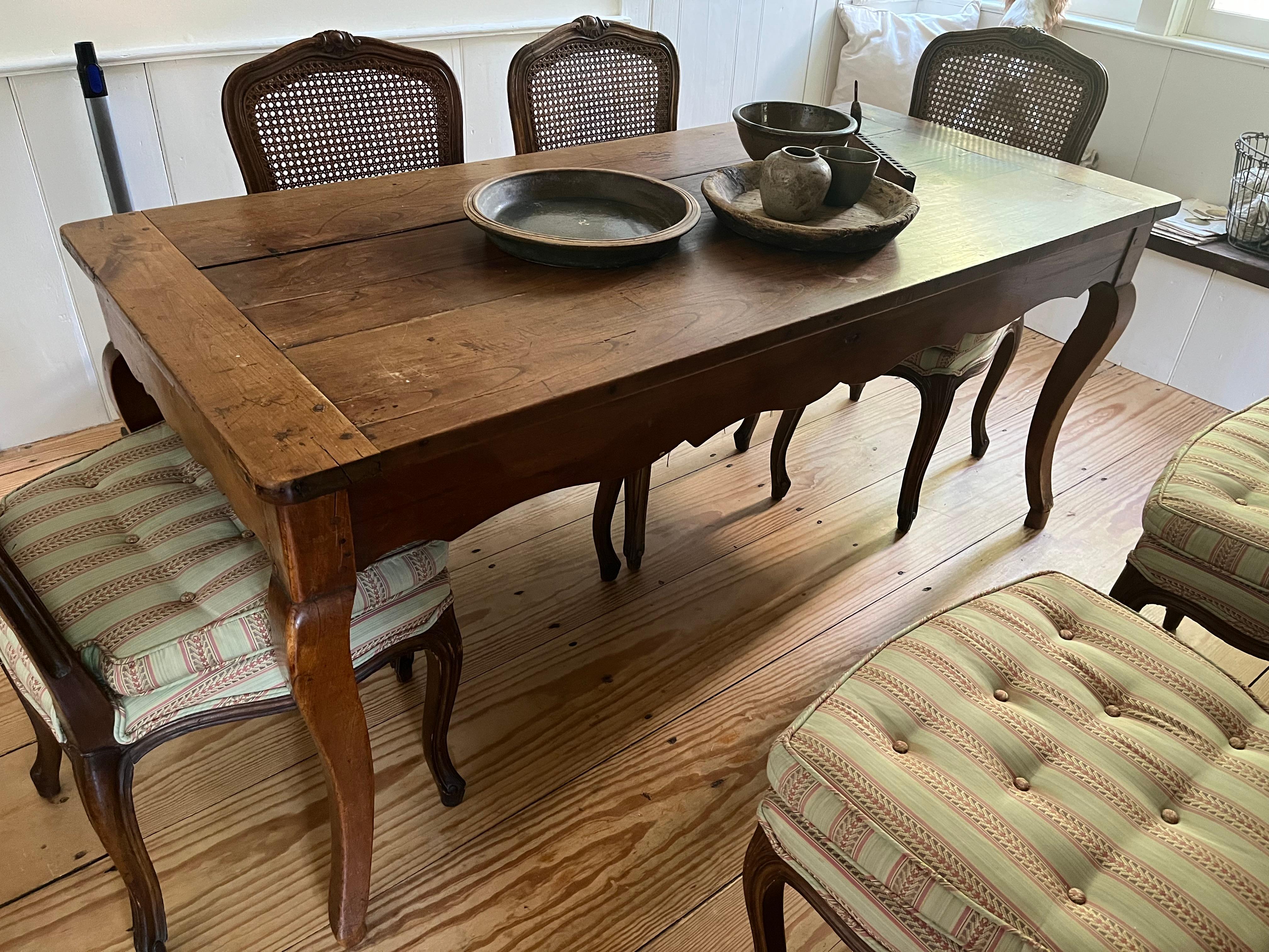 French Country Farm Table in Cherry For Sale 4