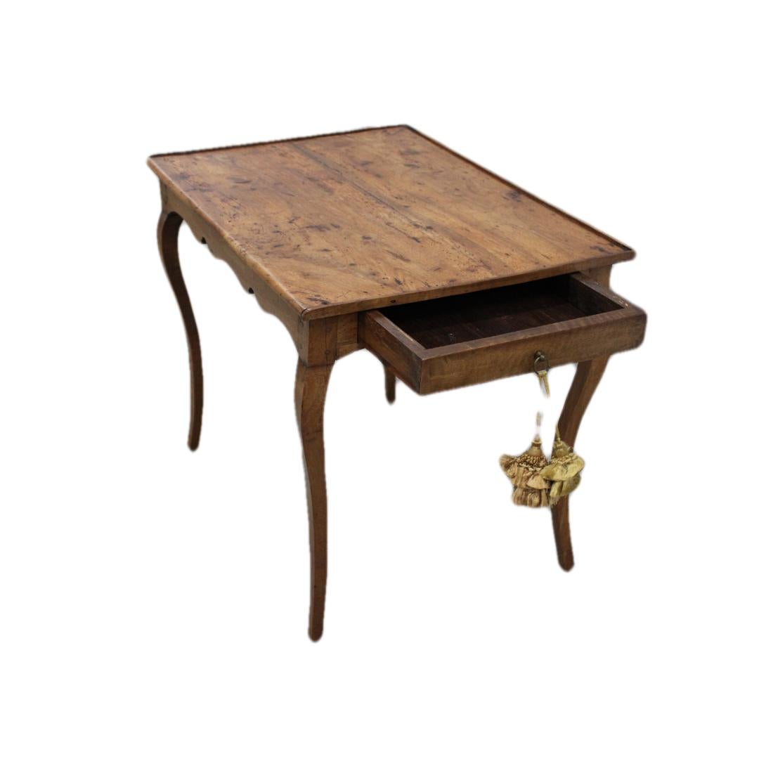 French Country Hand Carved Walnut Side Table w/ Drawer In Good Condition For Sale In San Francisco, CA