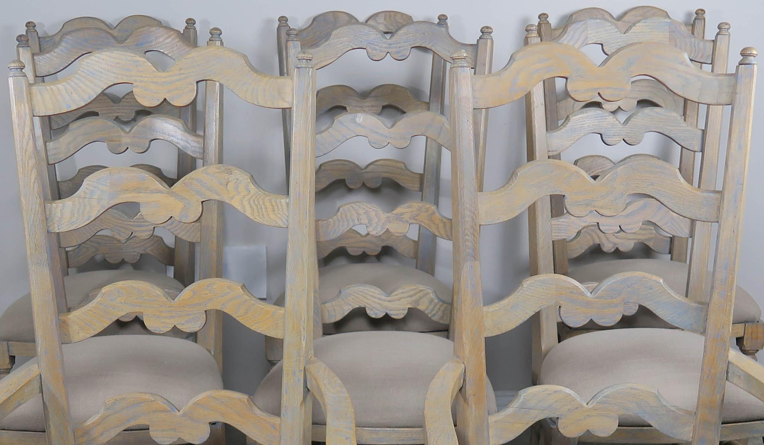French Country ladder back painted set of dining chairs. The seats are newly upholstered in a textured linen.
Seat height. 21