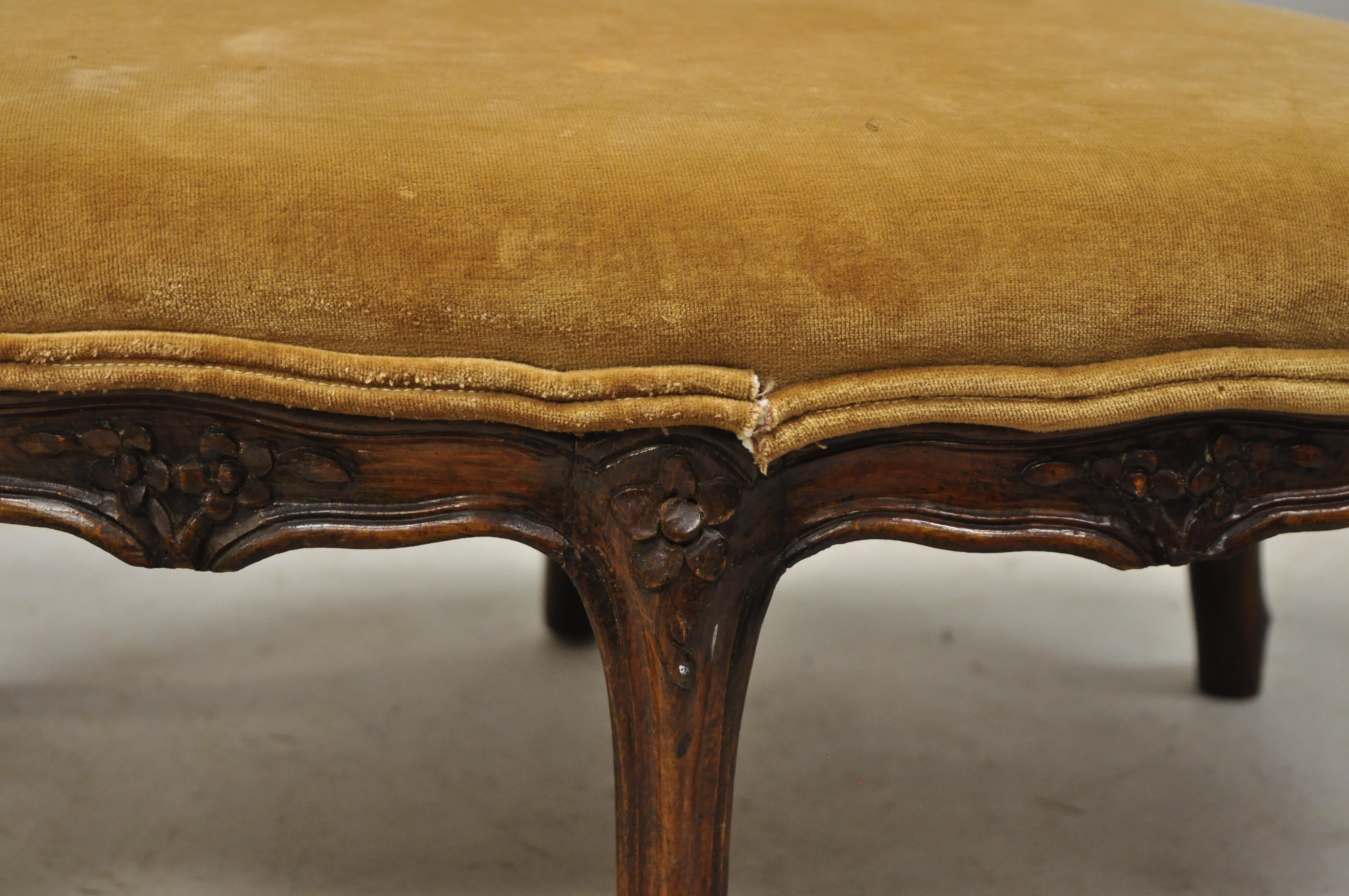 French Country Louis XV Provincial Walnut Small Petite Oval Footstool Ottoman In Good Condition In Philadelphia, PA