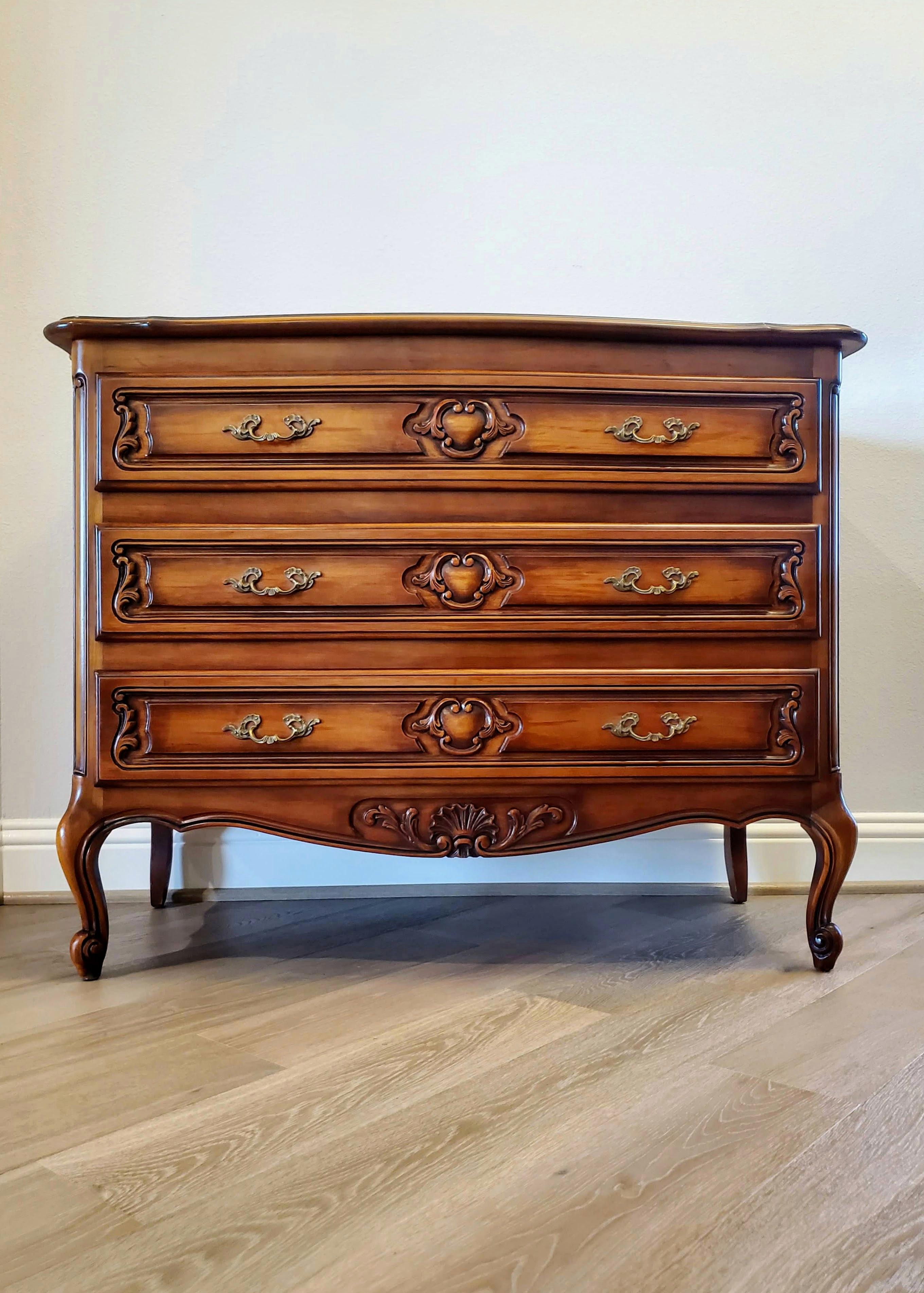 Signed JP Ehalt Country French Louis XV Style Chest of Drawers In Good Condition For Sale In Forney, TX
