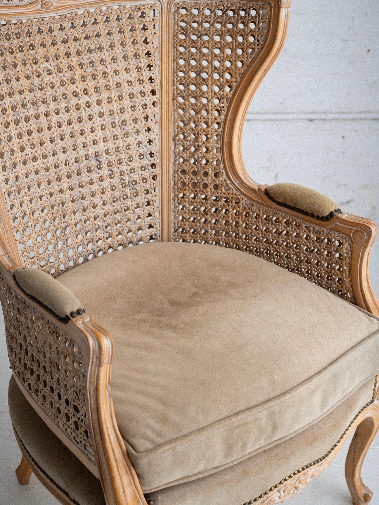 French Country Louis XV Style Double Cane Canopy Porter Chair In Good Condition For Sale In Brooklyn, NY