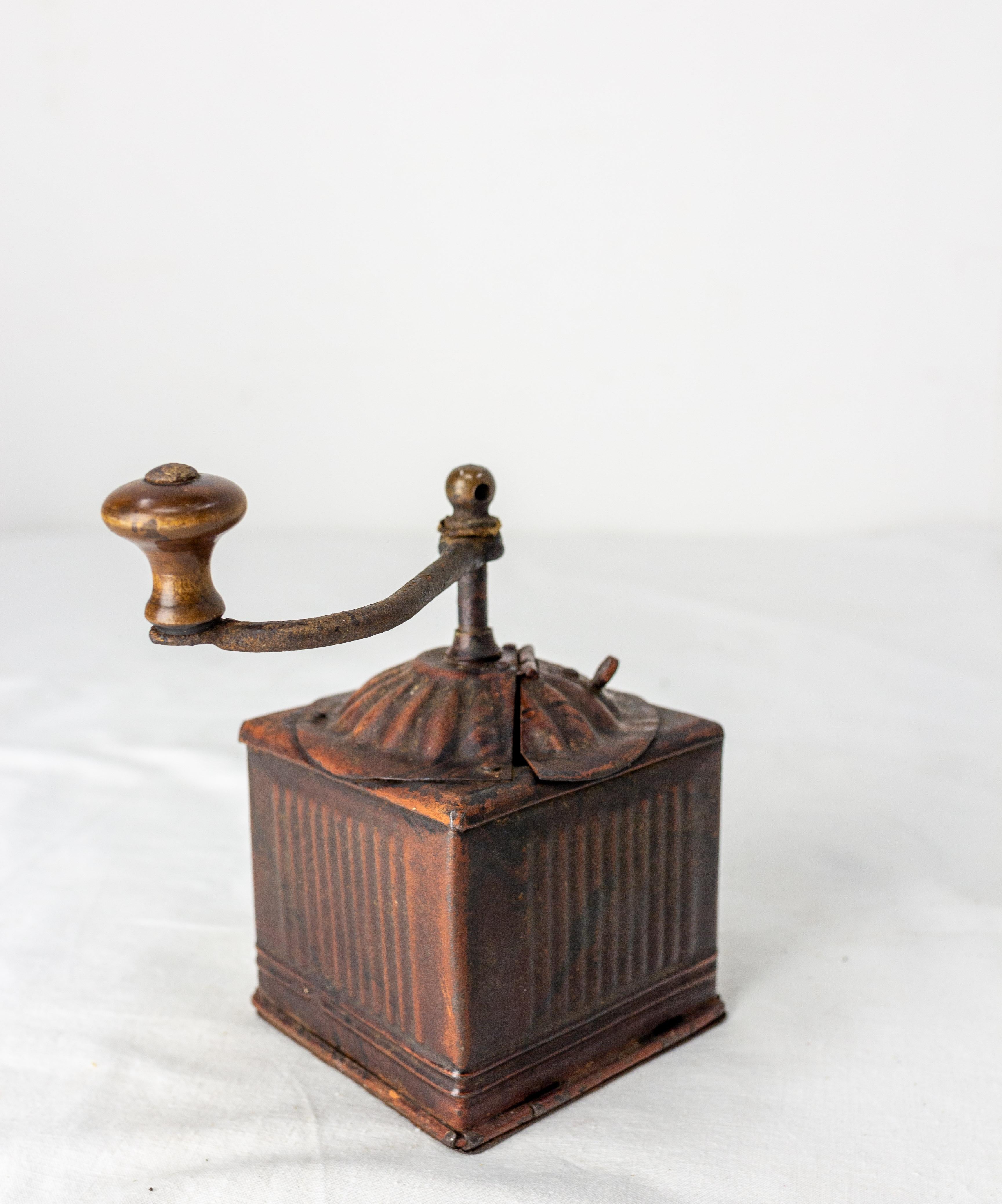 20th Century French Country Pepper Mill, Iron Plate, circa 1900 For Sale