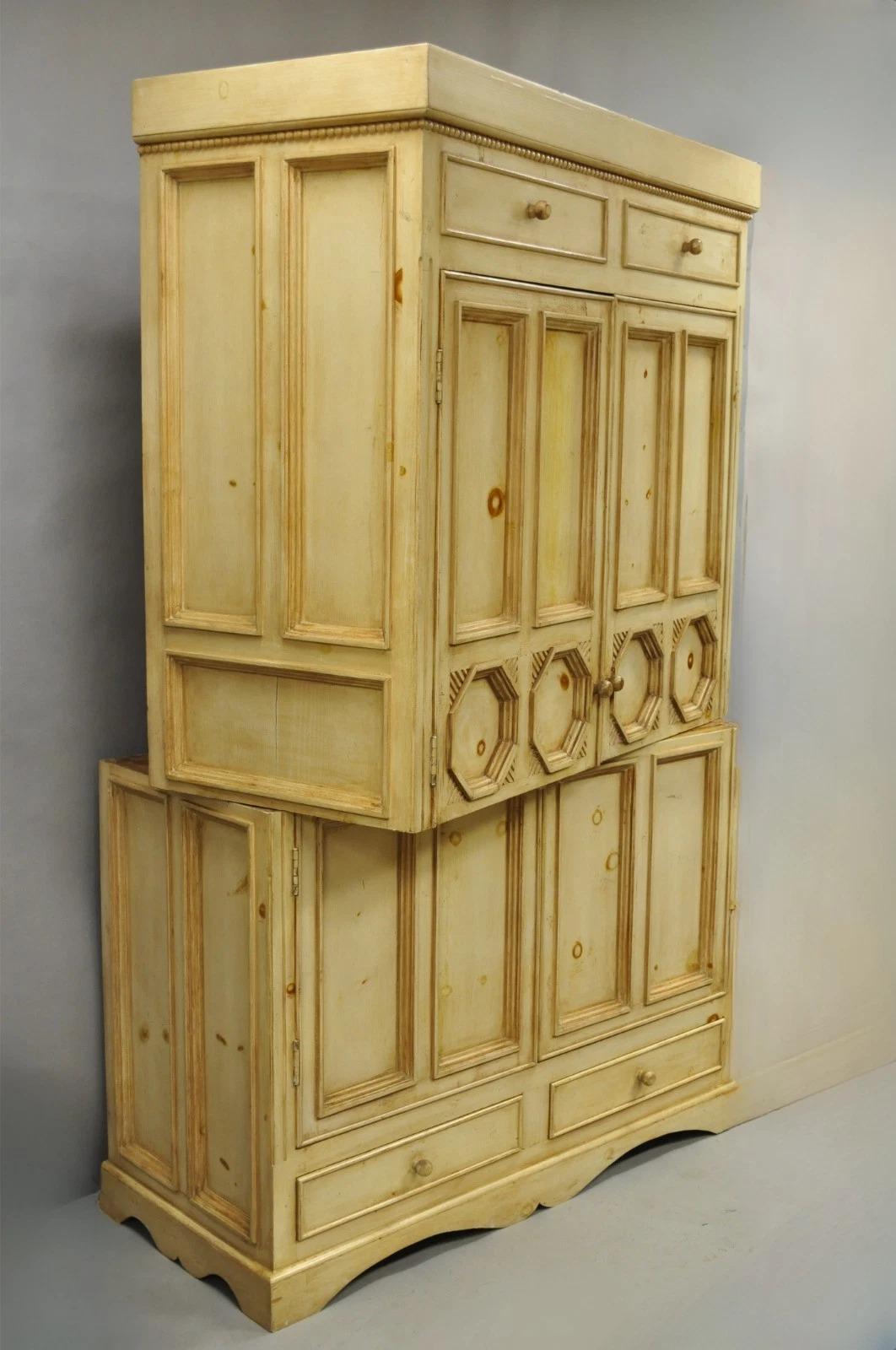 Französisch Land Provincial Distressed Kiefer knotig Holz 2 Teil Schrank Kabinett im Angebot 5
