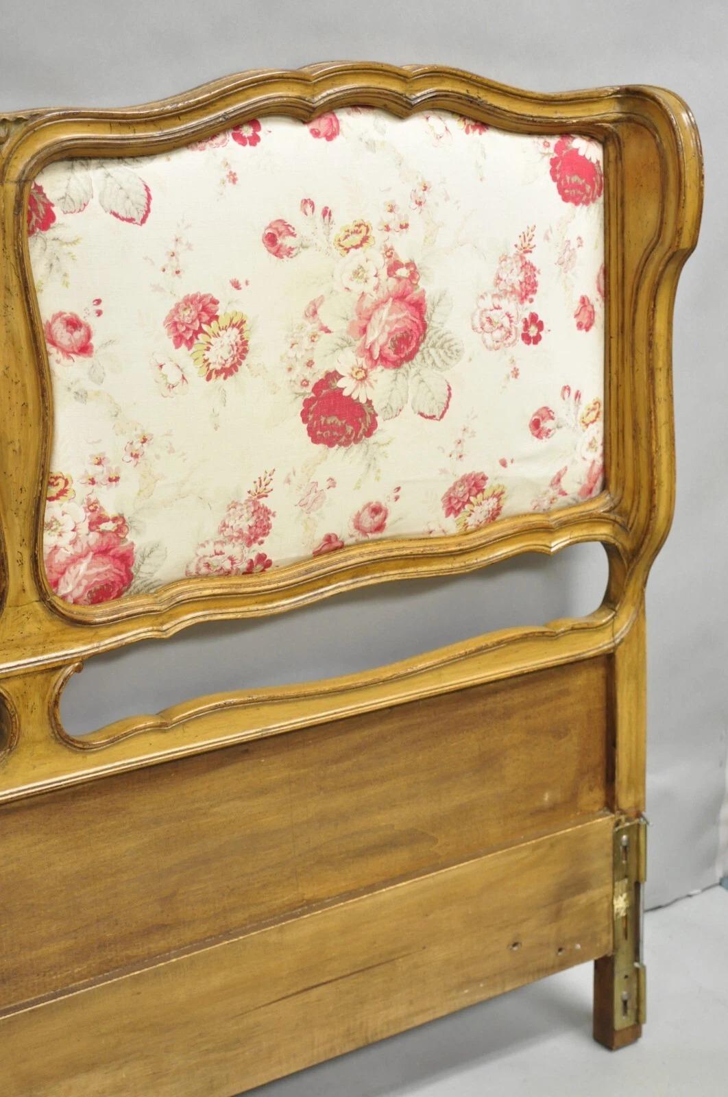 XX secolo Testiera per letto matrimoniale French Country Provincial Hollywood Regency Pretzel Scroll King Sz in vendita