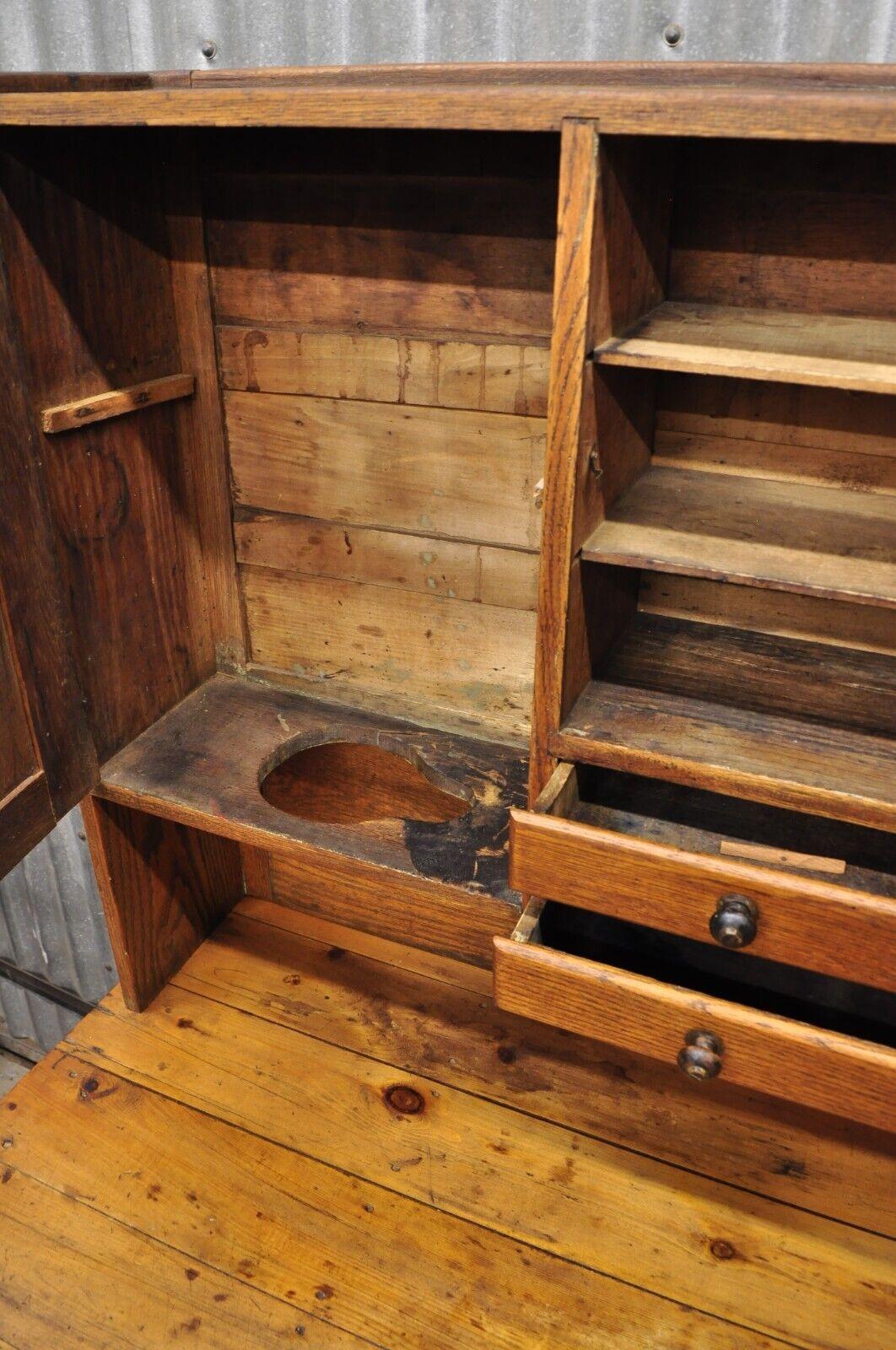 French Country Provincial Oak Wood Chestnut Kitchen Cupboard Hutch Cabinet In Good Condition In Philadelphia, PA