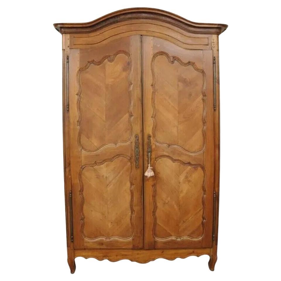 Französisch Land Provincial Nussbaum Bonnet Top Armoire Kleiderschrank Schrank
