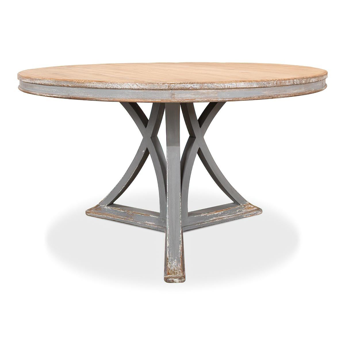 Table de salle à manger ronde de style campagnard français en vente 1