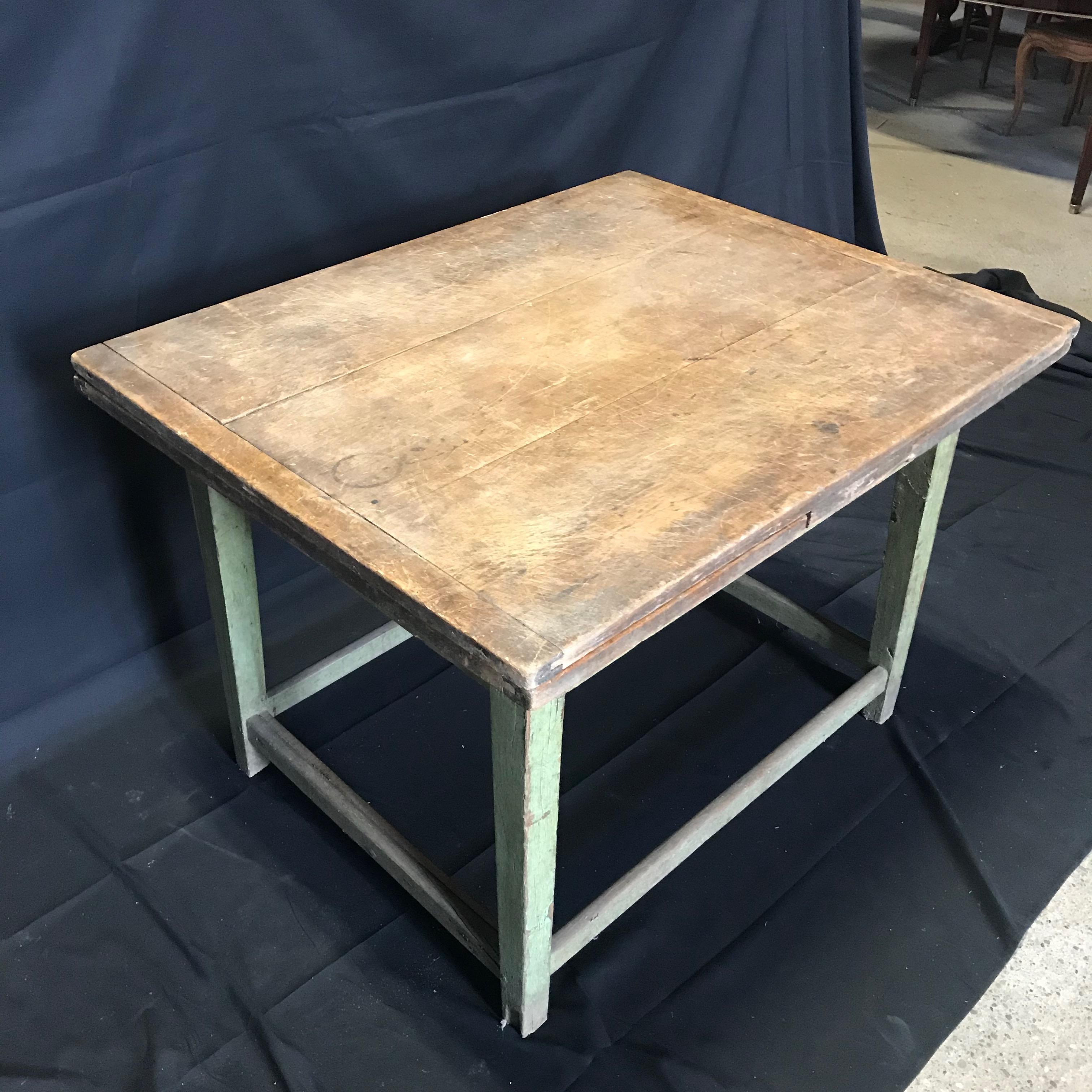 Mid-20th Century French Country Rustic Extendable Antique Farm Table with Original Paint