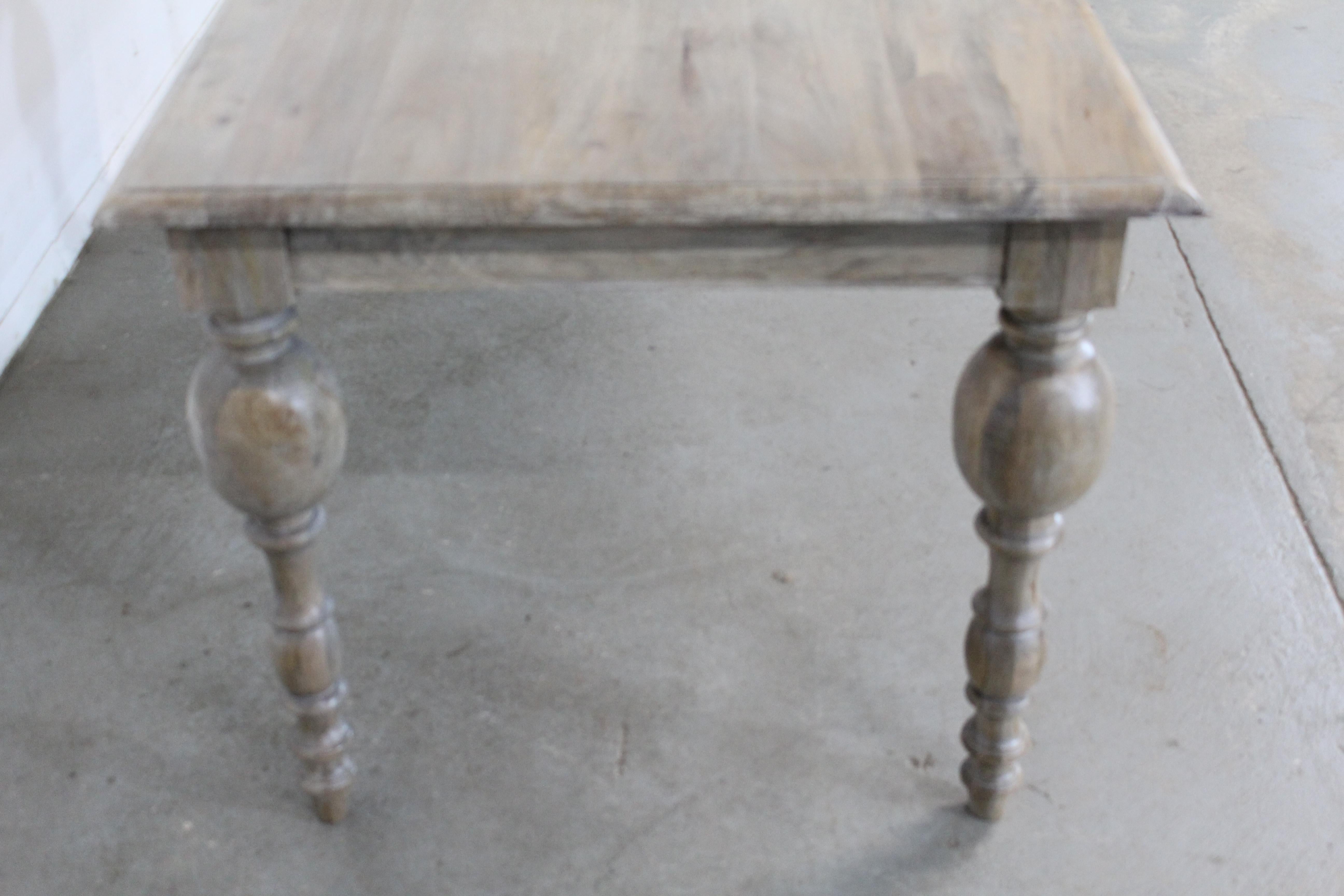 Rustique Table de salle à manger de style campagnard français rustique gris de 182,9 cm en vente