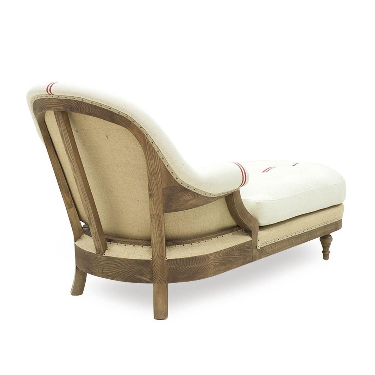 Chaise longue de style provincial français avec finitions naturelles personnalisées en vente 7