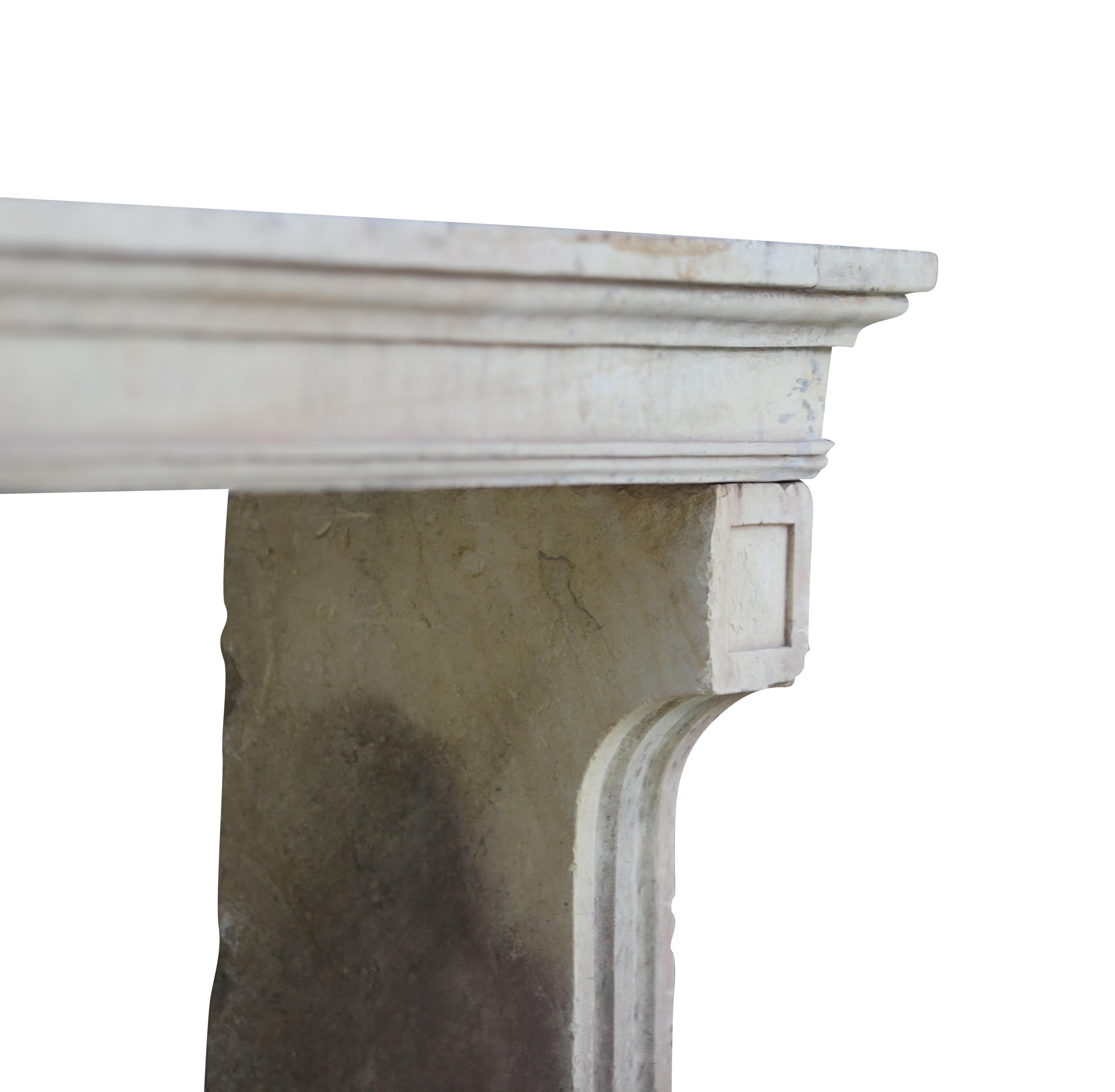 French Country Style Decorative Fireplace Surround in Limestone In Good Condition For Sale In Beervelde, BE