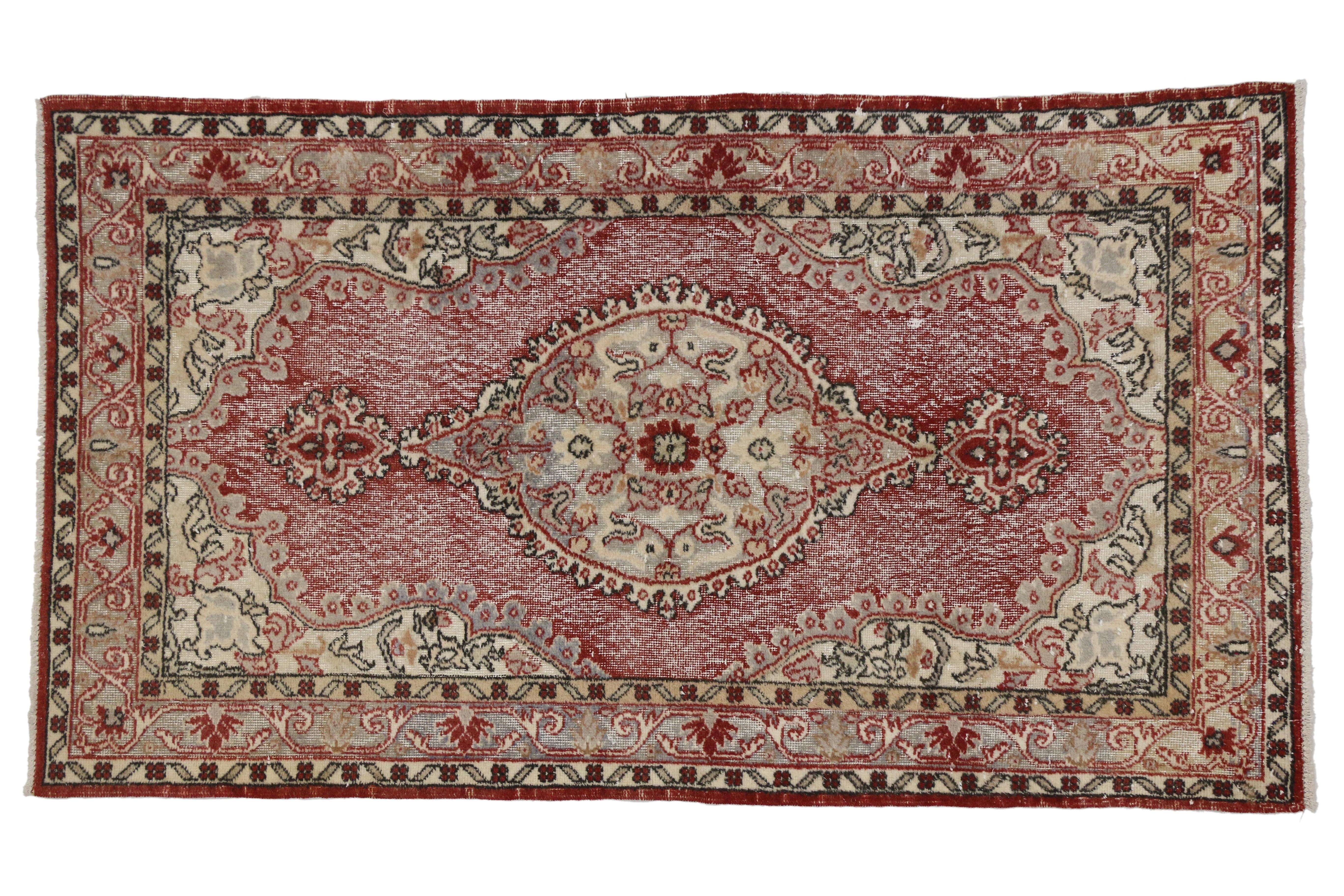 French Country Style Distressed Vintage Turkish Sivas Rug, Accent Rug In Distressed Condition For Sale In Dallas, TX