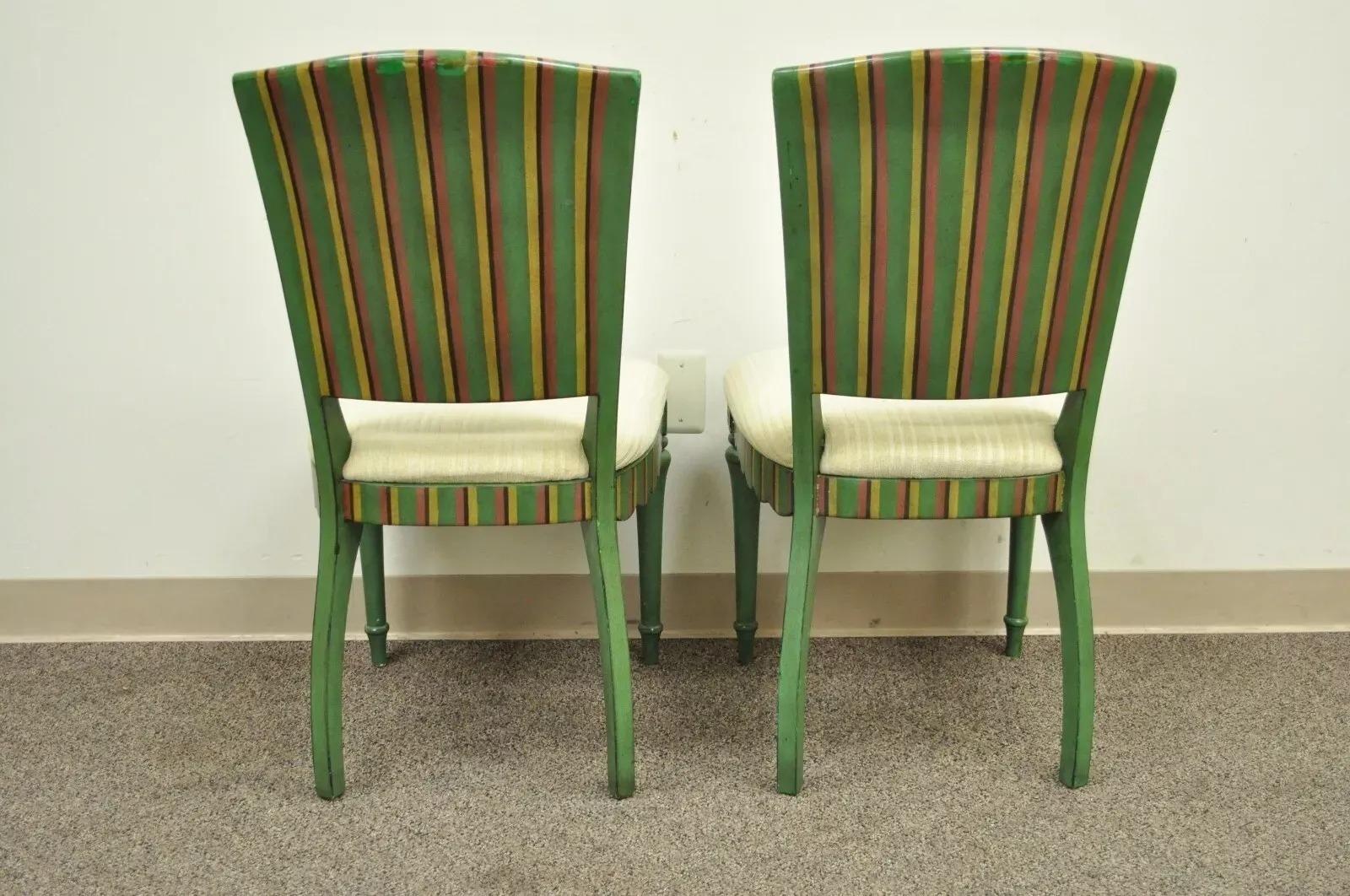 Chaises de salle à manger de style campagnard français Hollywood Regency peintes en vert - Ensemble 4 Bon état - En vente à Philadelphia, PA