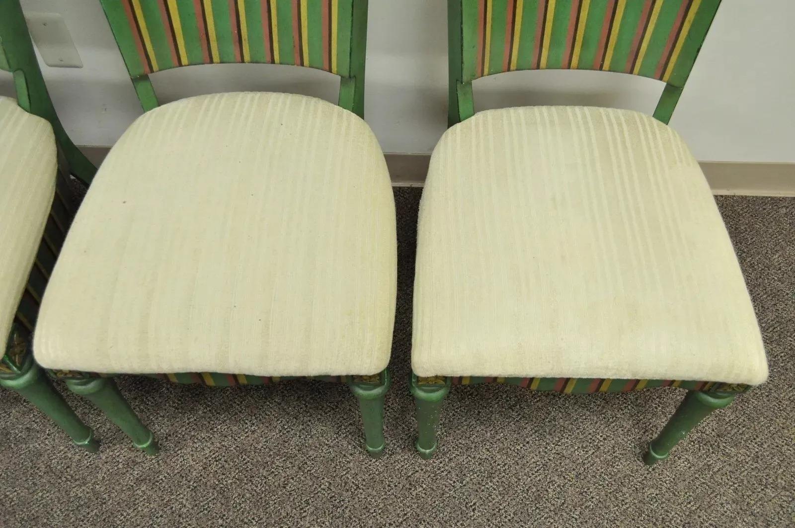 Tissu Chaises de salle à manger de style campagnard français Hollywood Regency peintes en vert - Ensemble 4 en vente