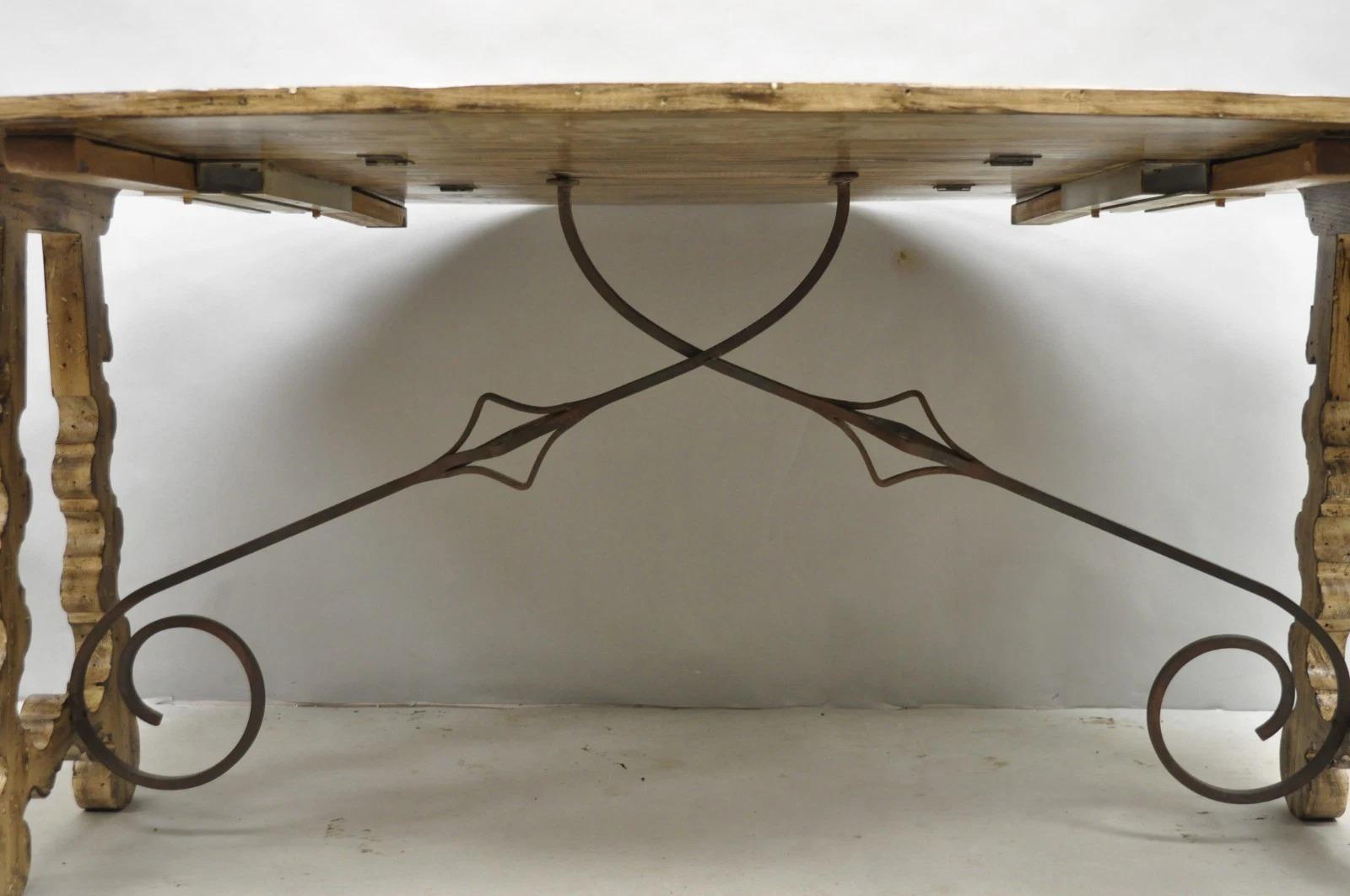 20ième siècle French Room Table de salle à manger ovale à abattant Farmhouse en pin strié en vente