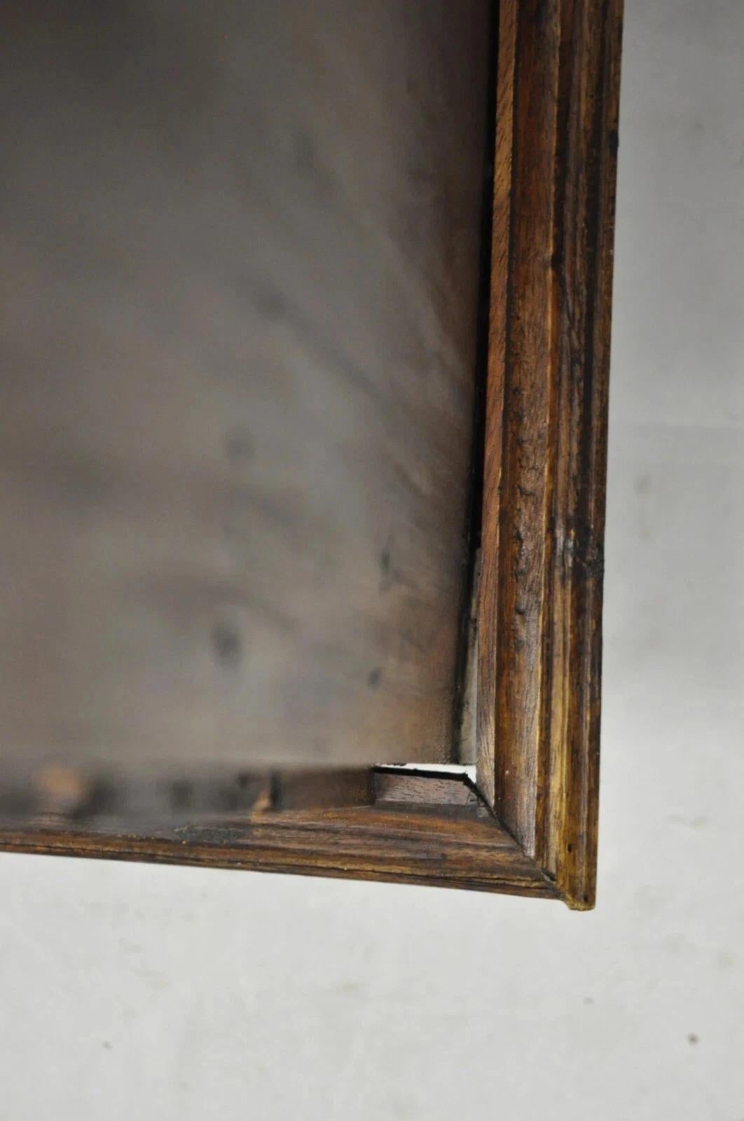 Tavolino a piramide in legno in stile rustico francese con cassettiera per lingerie da 41 pollici in vendita 4