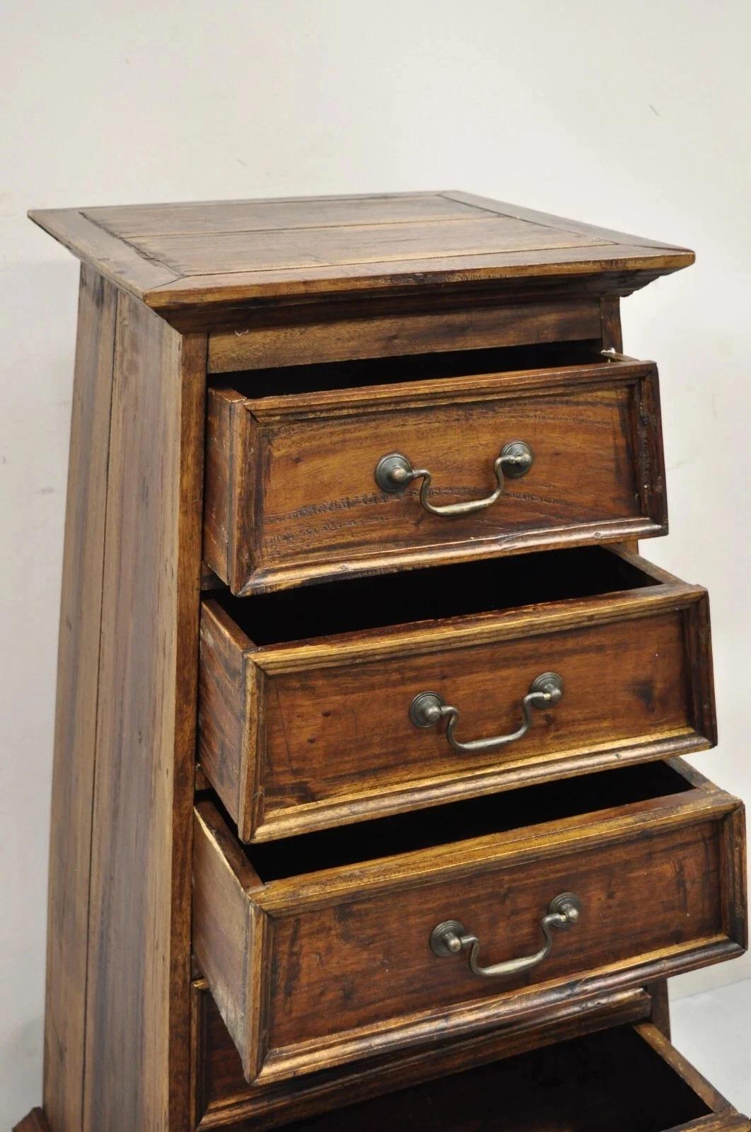 Sconosciuto Tavolino a piramide in legno in stile rustico francese con cassettiera per lingerie da 41 pollici in vendita