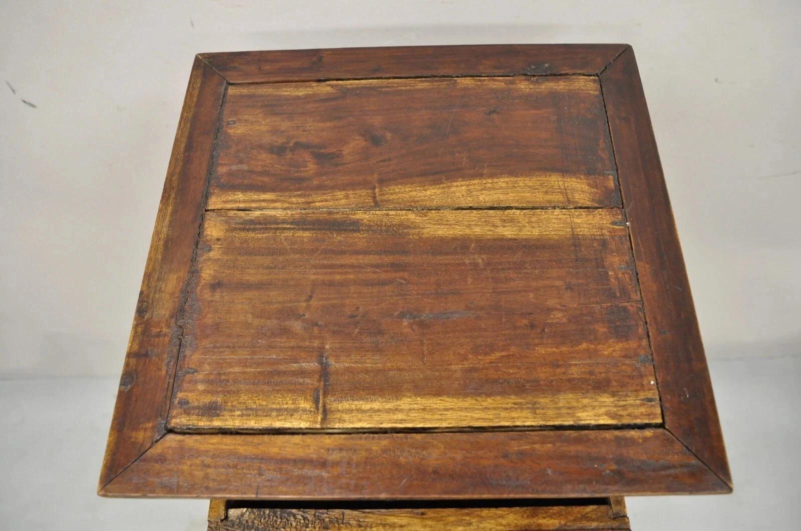 Legno Tavolino a piramide in legno in stile rustico francese con cassettiera per lingerie da 41 pollici in vendita