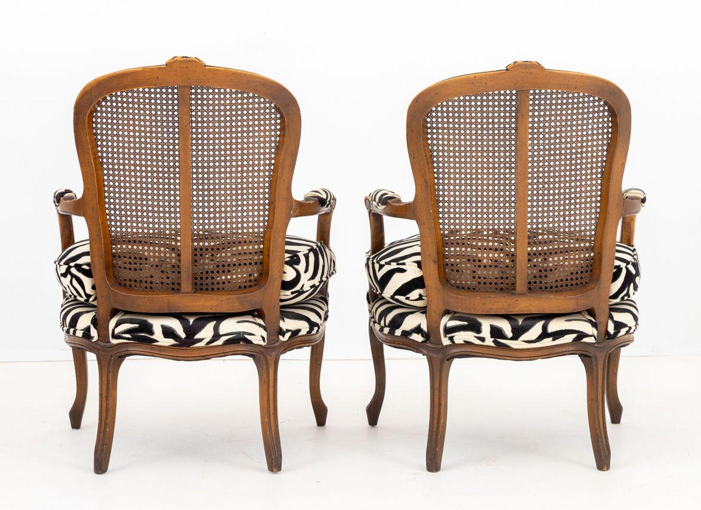 Style Upholstering zébré, 2 chaises de style campagnard français en vente 1