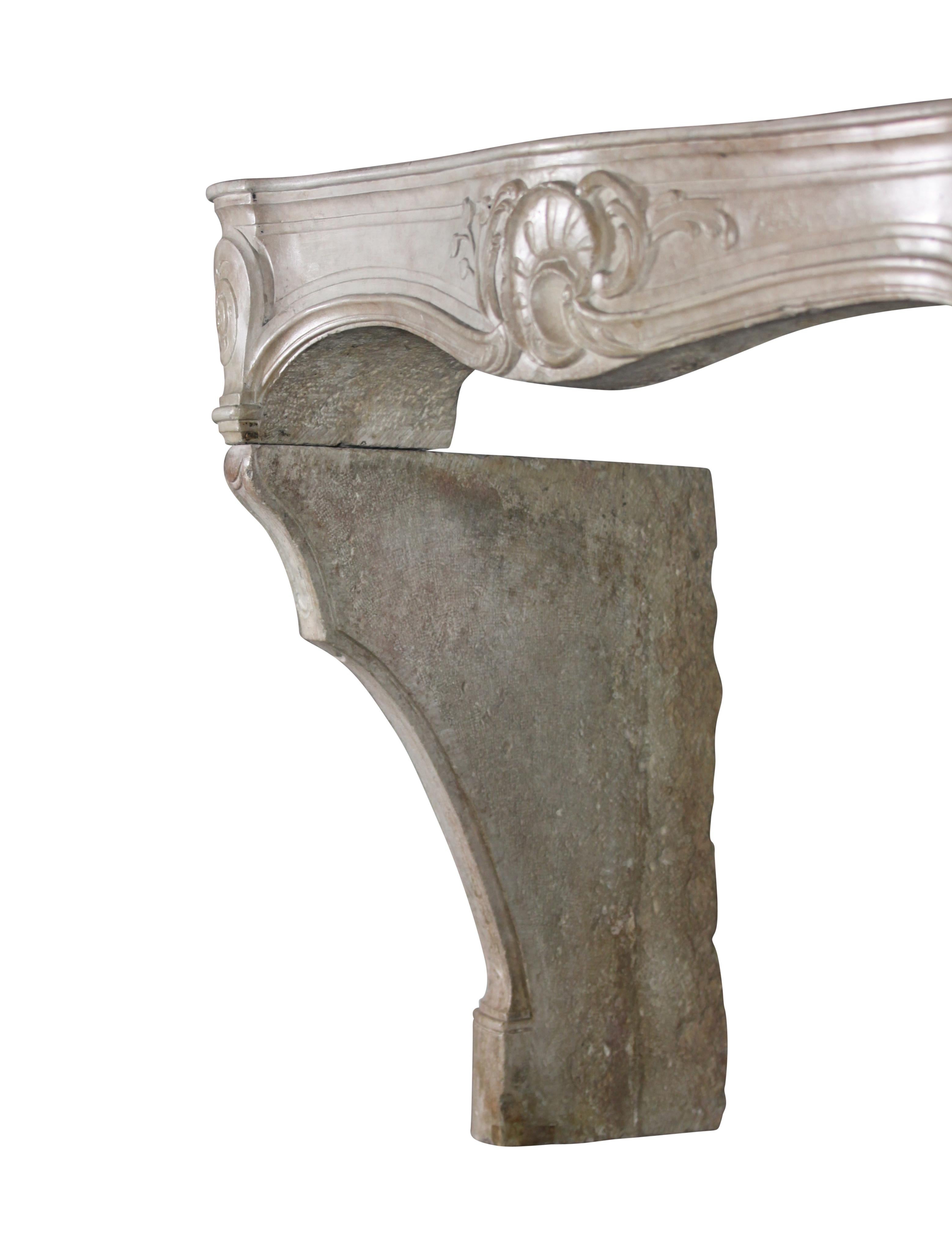 Antique French Chimenea Mantel 18th Century Period Country Chic siglo XVIII y antes en venta