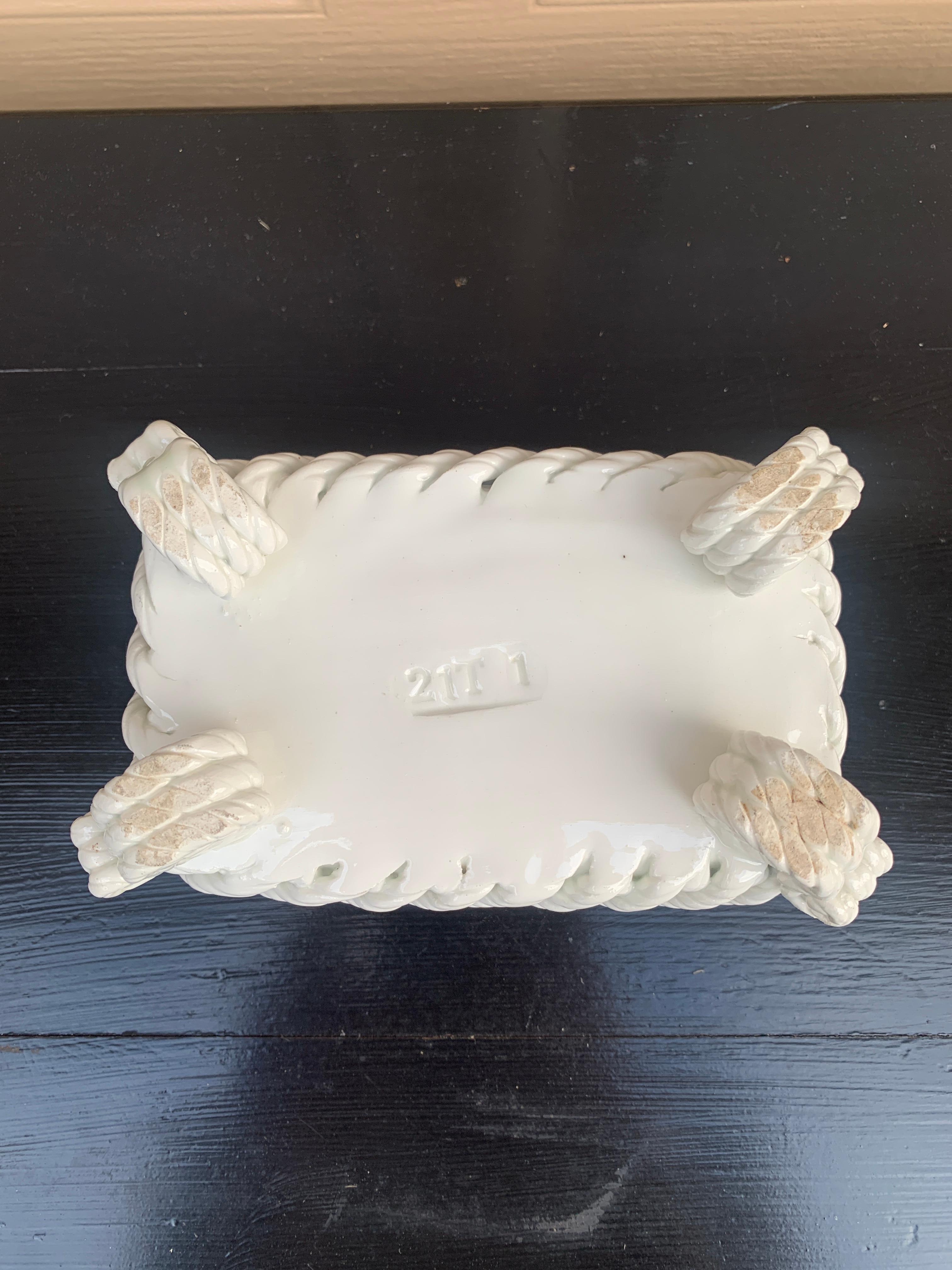 Französischer Blumenkästenkorb aus weißer Keramik mit gewebtem Seil, Landhausstil im Angebot 6