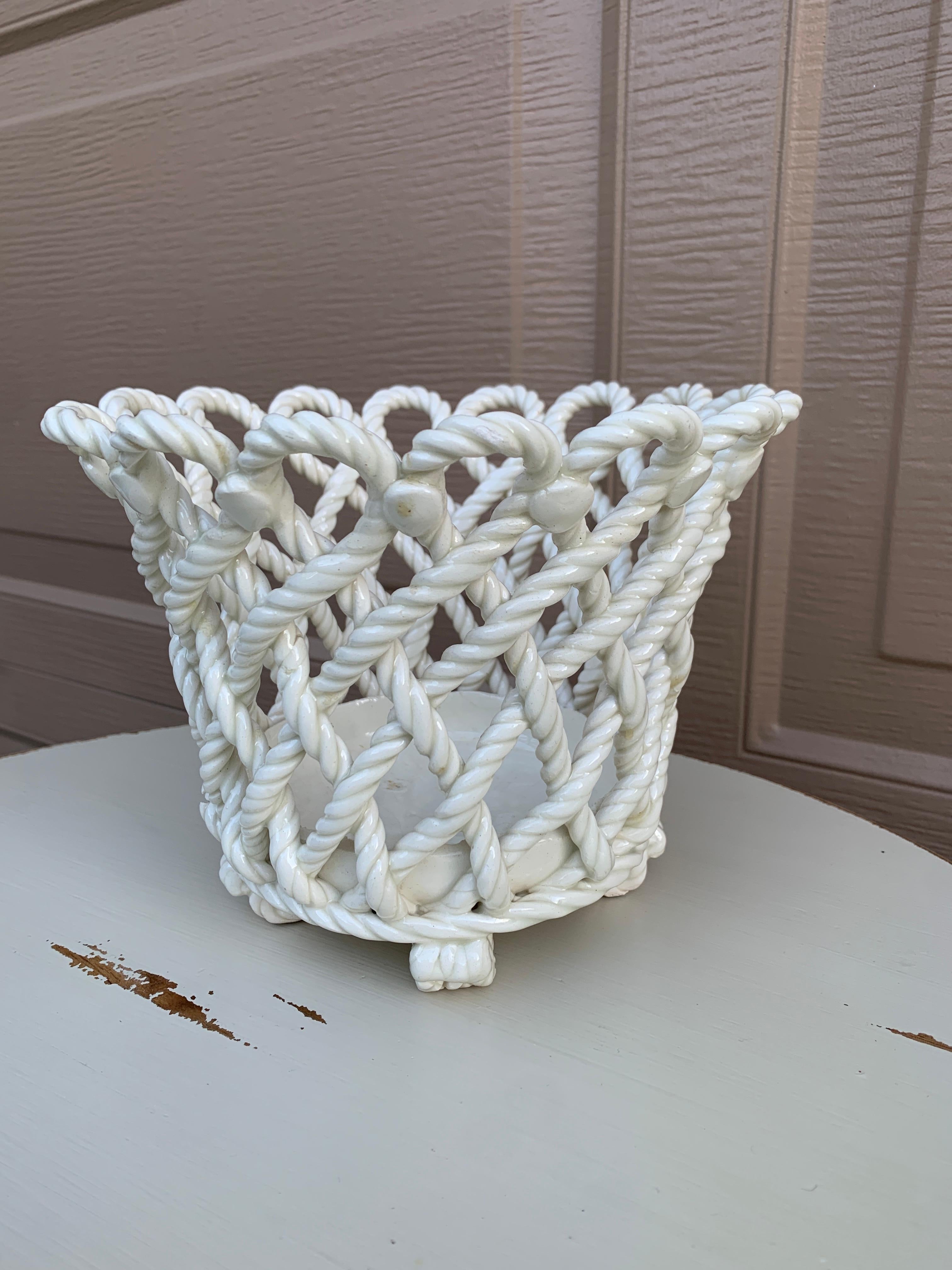 Espagnol Panier à Cache Pot en Céramique Blanche Tressée en vente