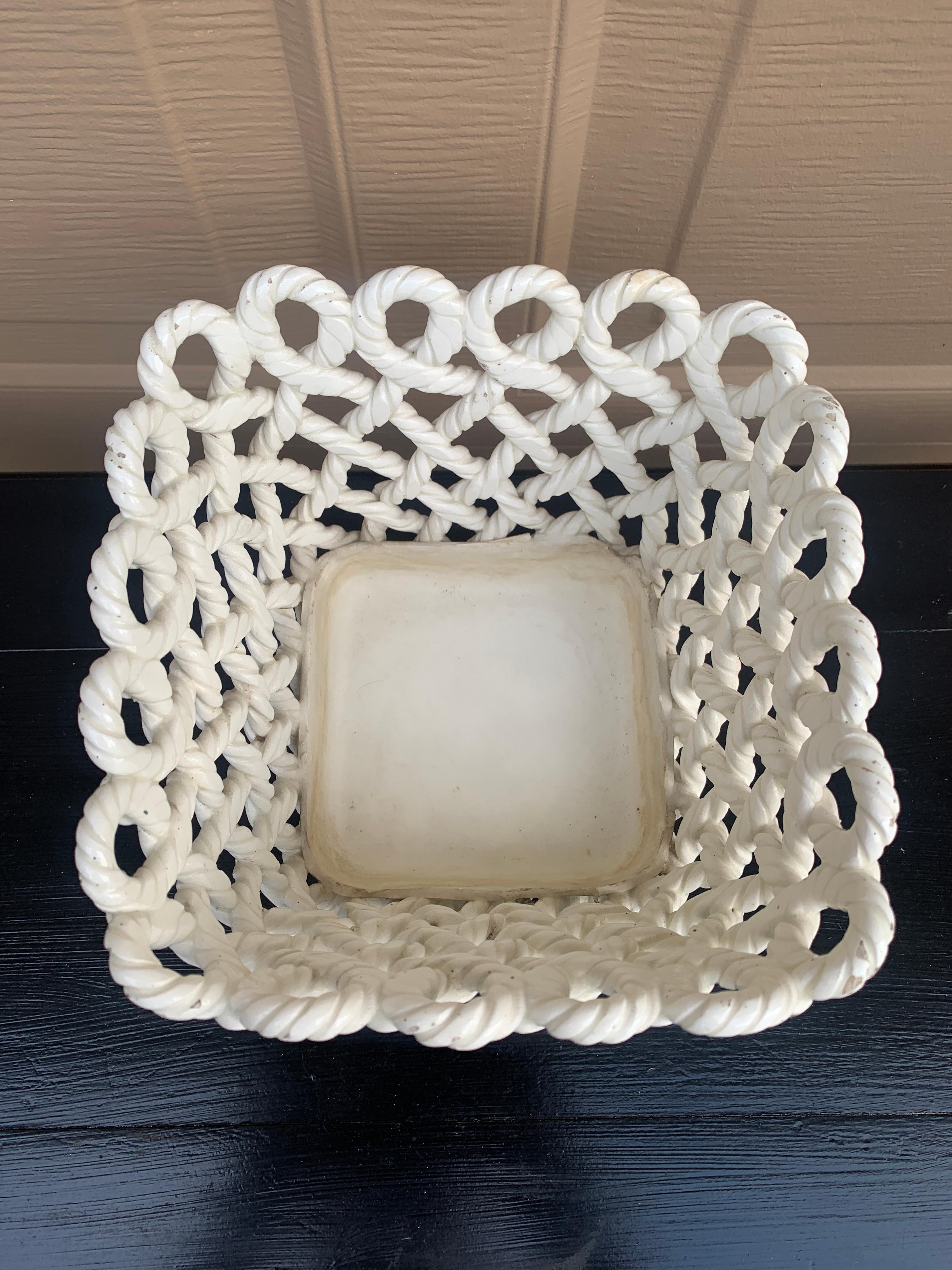 Cesta Cachepot de Cerámica Blanca Tejida con Cuerda País Francés finales del siglo XX en venta