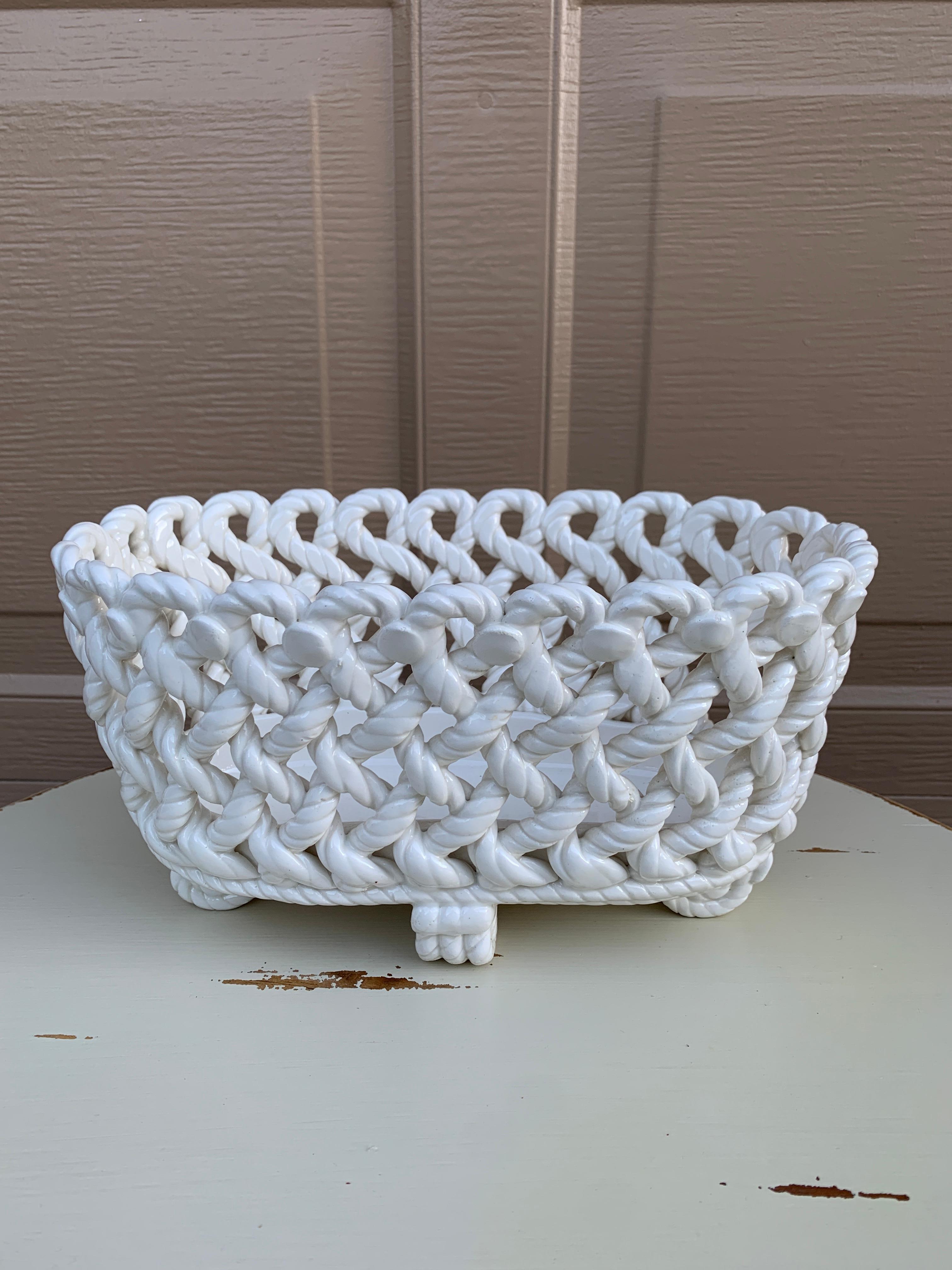Französischer Blumenkästenkorb aus weißer Keramik mit gewebtem Seil, Landhausstil im Angebot 3