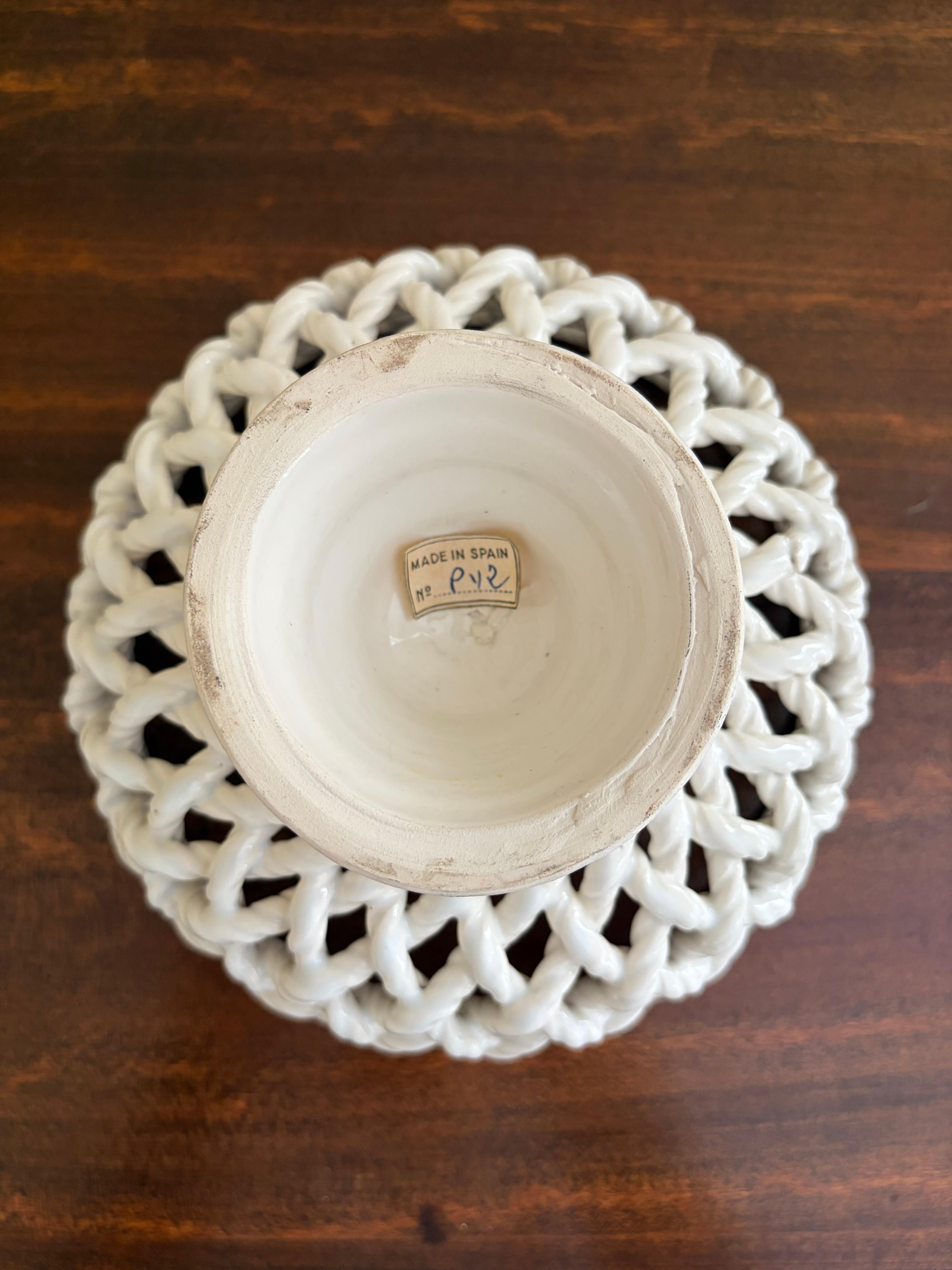 French Country White Ceramic Woven Rope Cachepot Basket or Fruit Bowl im Angebot 2
