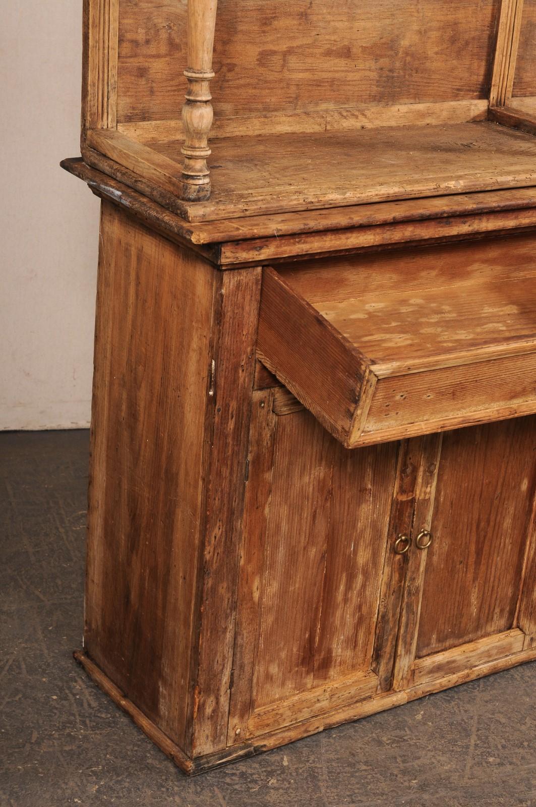 Französischer Hutch-Schrank aus Holz im Landhausstil, um 1850 (19. Jahrhundert) im Angebot