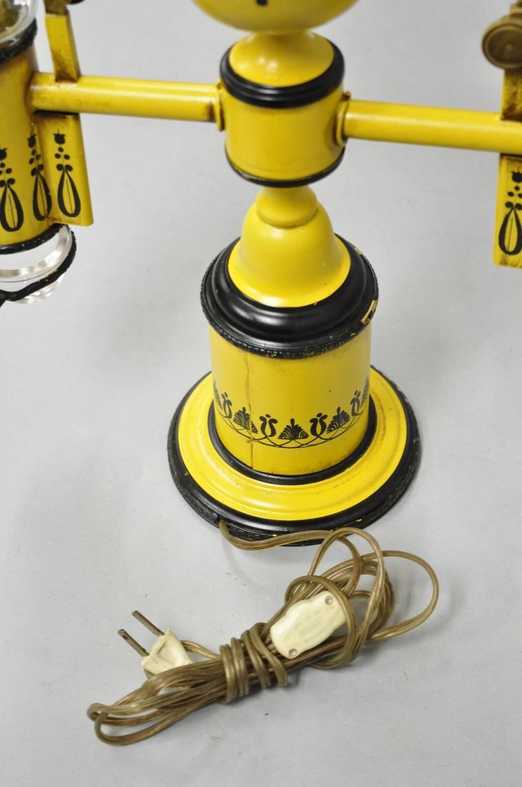 French Country Yellow Paint Italian Tole Metal Candlestick Bouilotte Table Lamp im Angebot 3