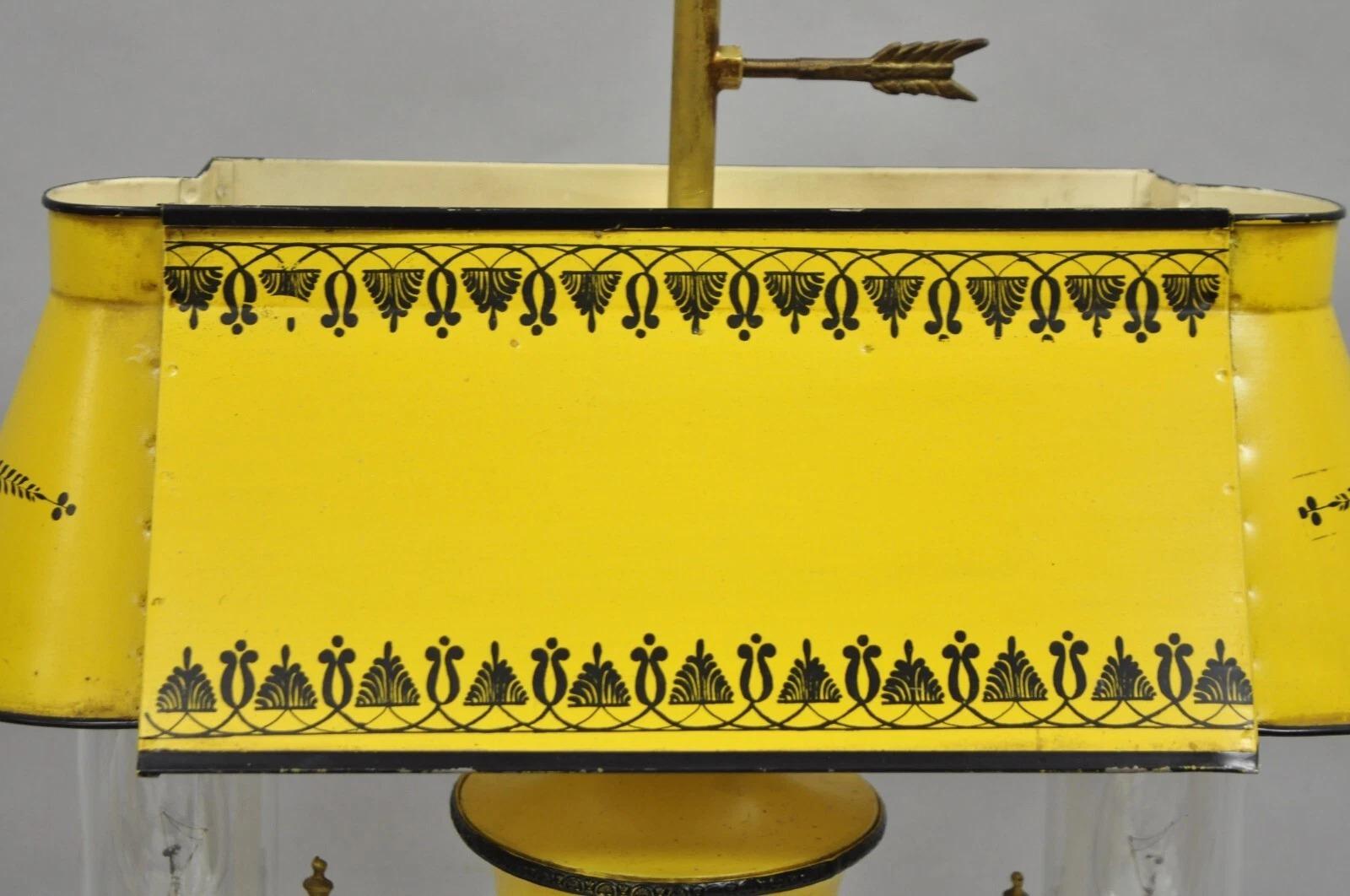 French Country Yellow Paint Italian Tole Metal Candlestick Bouilotte Table Lamp im Angebot 4
