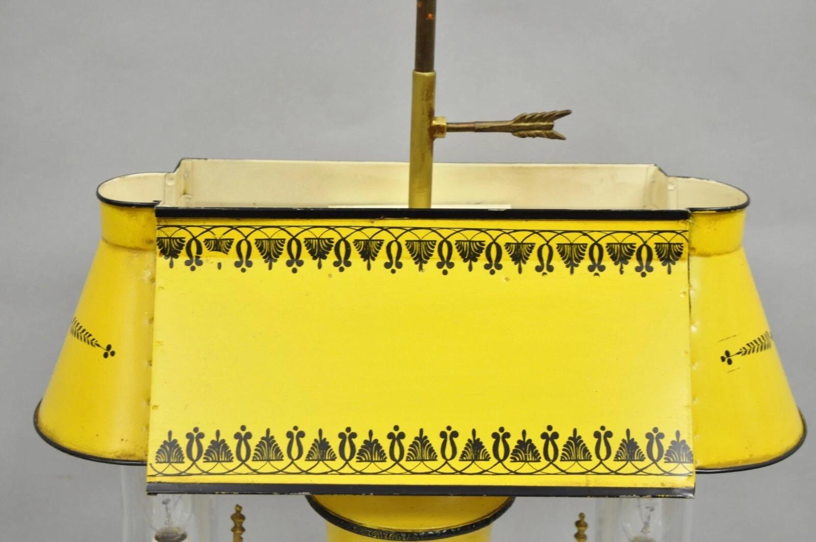 French Country Yellow Paint Italian Tole Metal Candlestick Bouilotte Table Lamp (Unbekannt) im Angebot