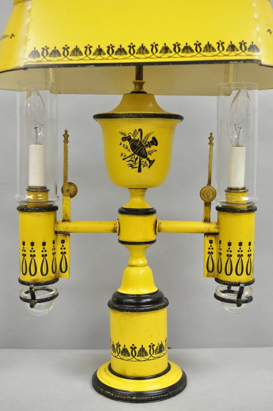 French Country Yellow Paint Italian Tole Metal Candlestick Bouilotte Table Lamp im Zustand „Gut“ im Angebot in Philadelphia, PA