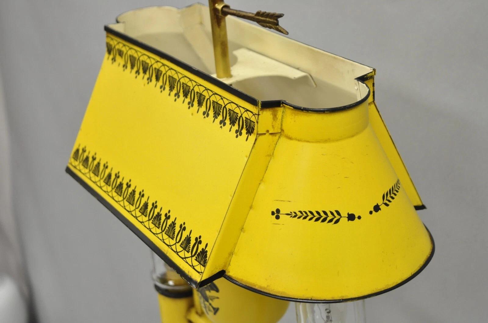 French Country Yellow Paint Italian Tole Metal Candlestick Bouilotte Table Lamp im Angebot 2