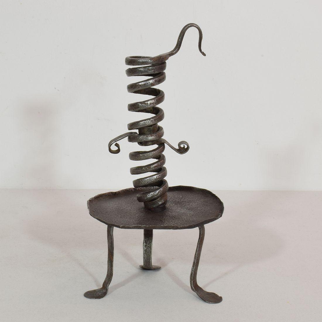French, Couple 18th Century, Hand Forged Iron Rat De Cave Candleholders In Good Condition In Buisson, FR