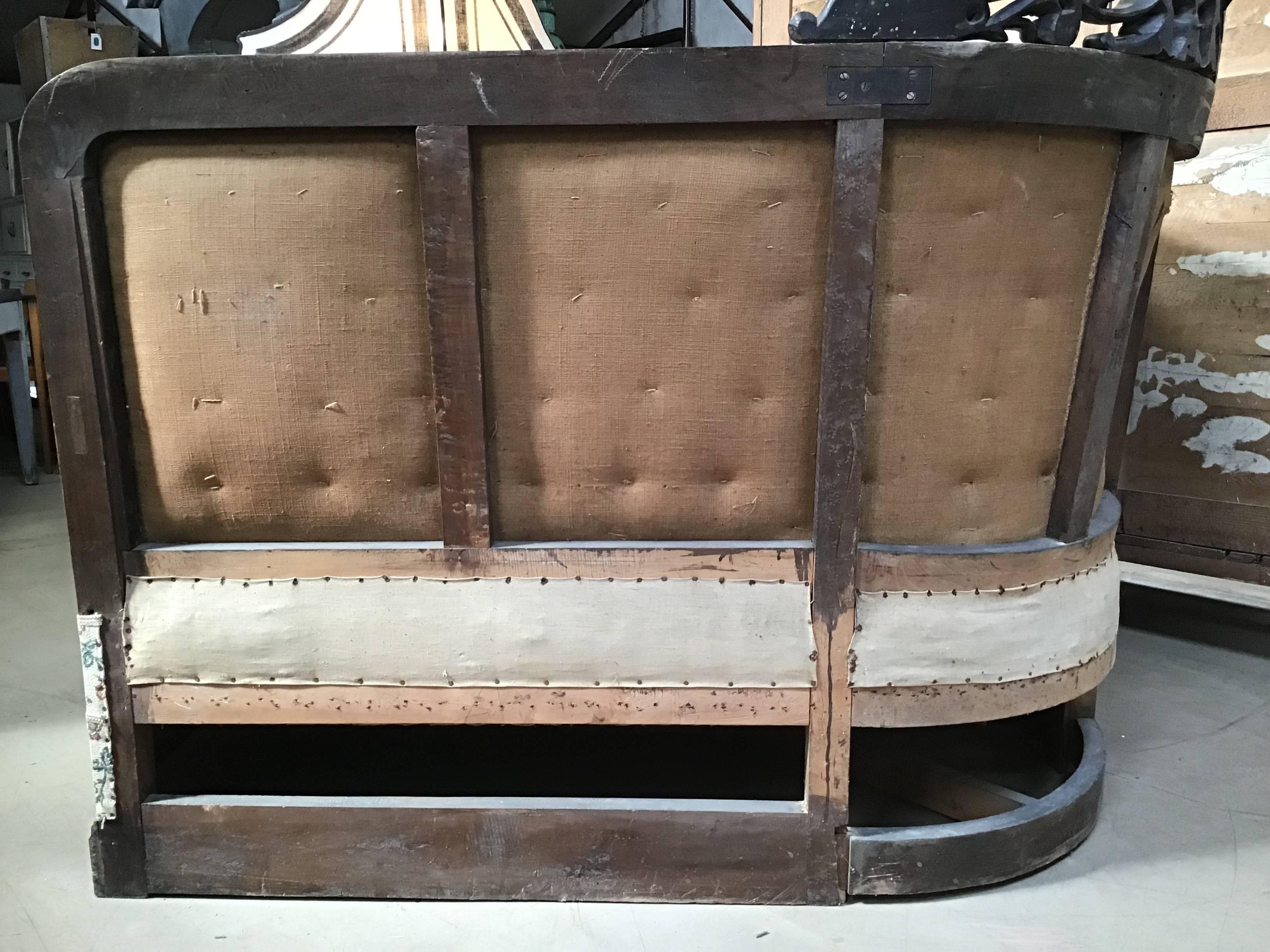 French Couple of Corner Sofas with Walnut Wood Frame and Medal from 1890s For Sale 2