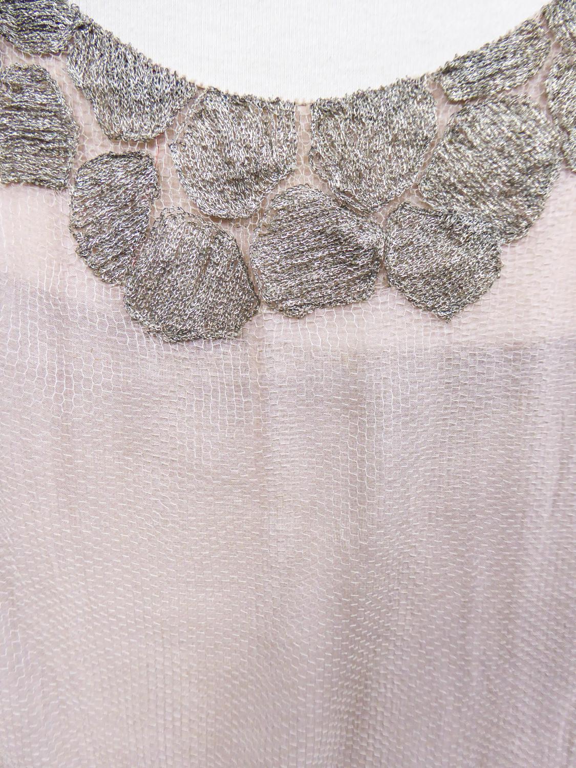 French Couture Art Deco Flapper Dress Net and Voile Embroidered Circa 1920/1925 For Sale 4