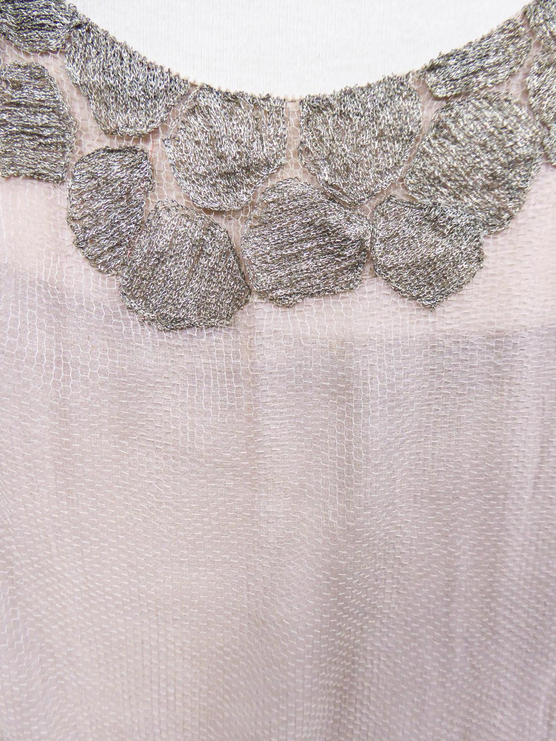 French Couture Art Deco Flapper Dress Net and Voile Embroidered -Circa 1920/1925 For Sale 4