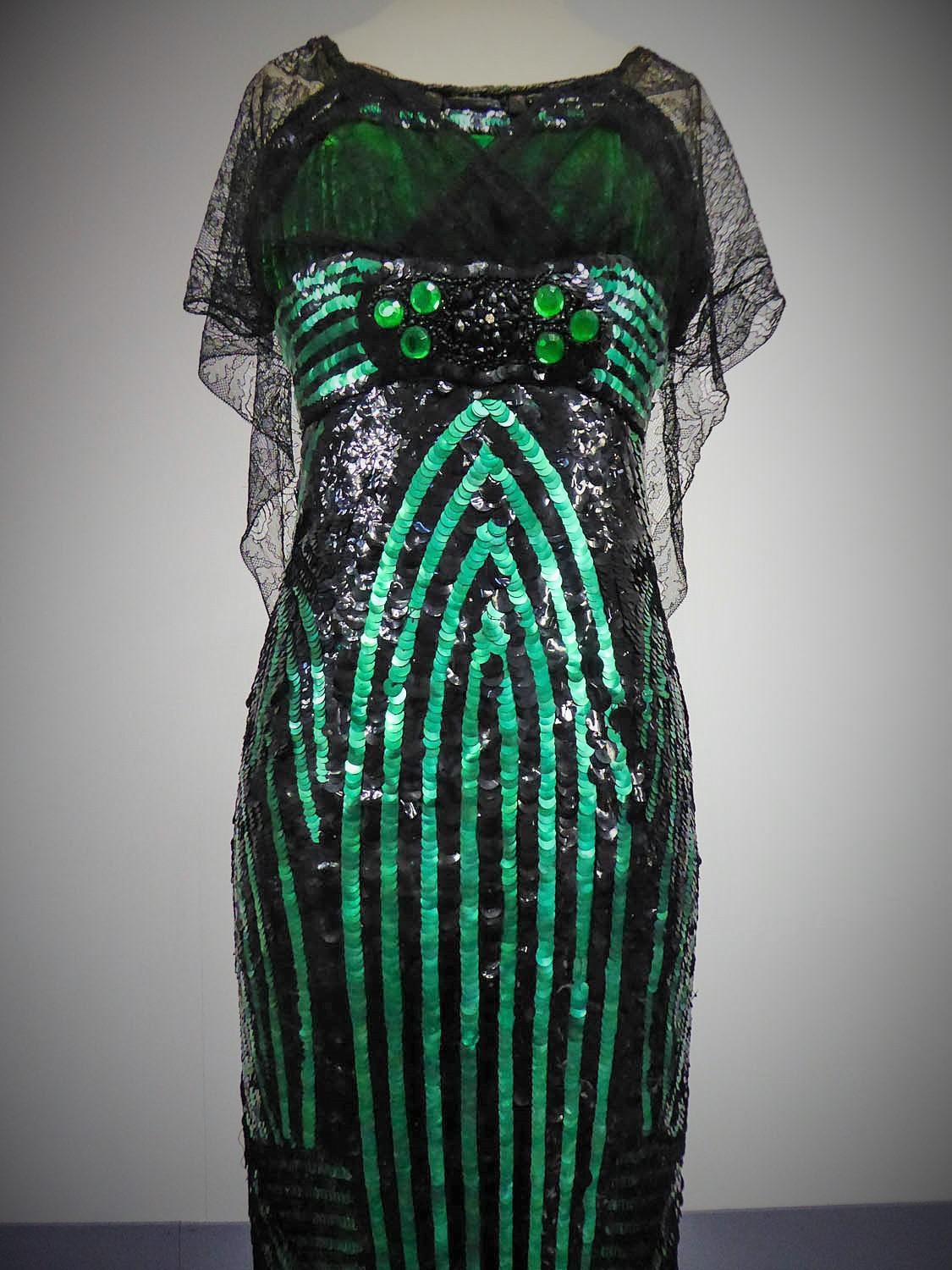French Couture Sequin Dress Circa 1910/1920 In Good Condition In Toulon, FR