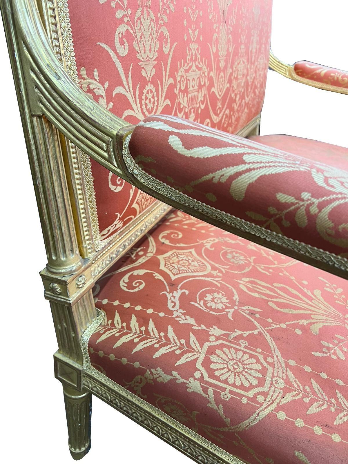 French Cream painted Louis XVI style sofa, circa 1900 In Good Condition For Sale In Brighton, Sussex