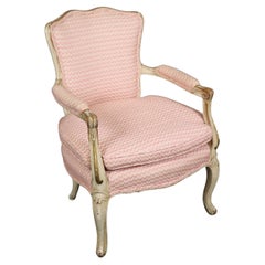 Französischer Sessel Louis XV aus Nussbaum, cremefarben lackiert und stark abgenutzt