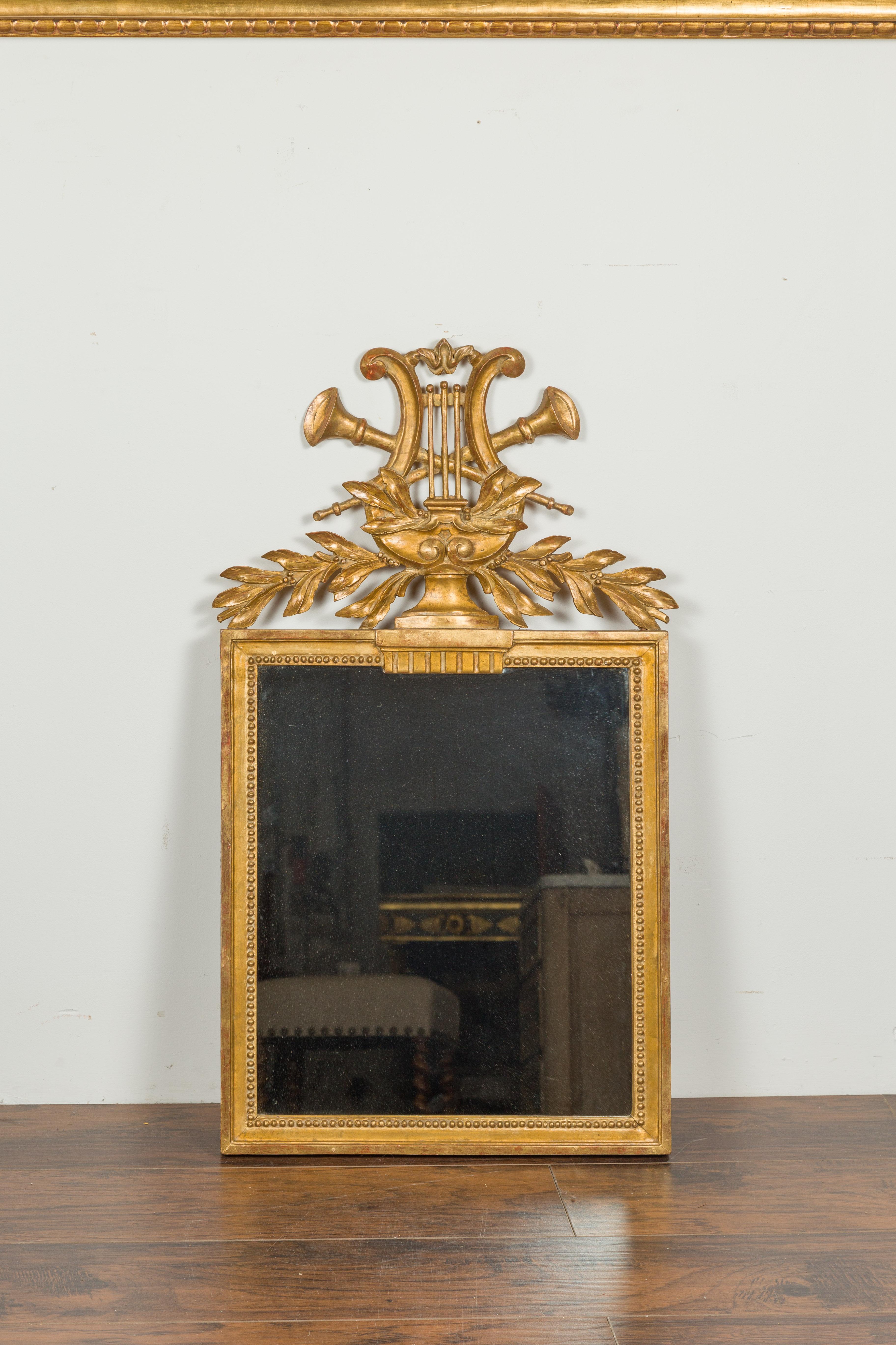 French Crested Giltwood Mirror with Carved Music Allegory, circa 1900 In Good Condition For Sale In Atlanta, GA
