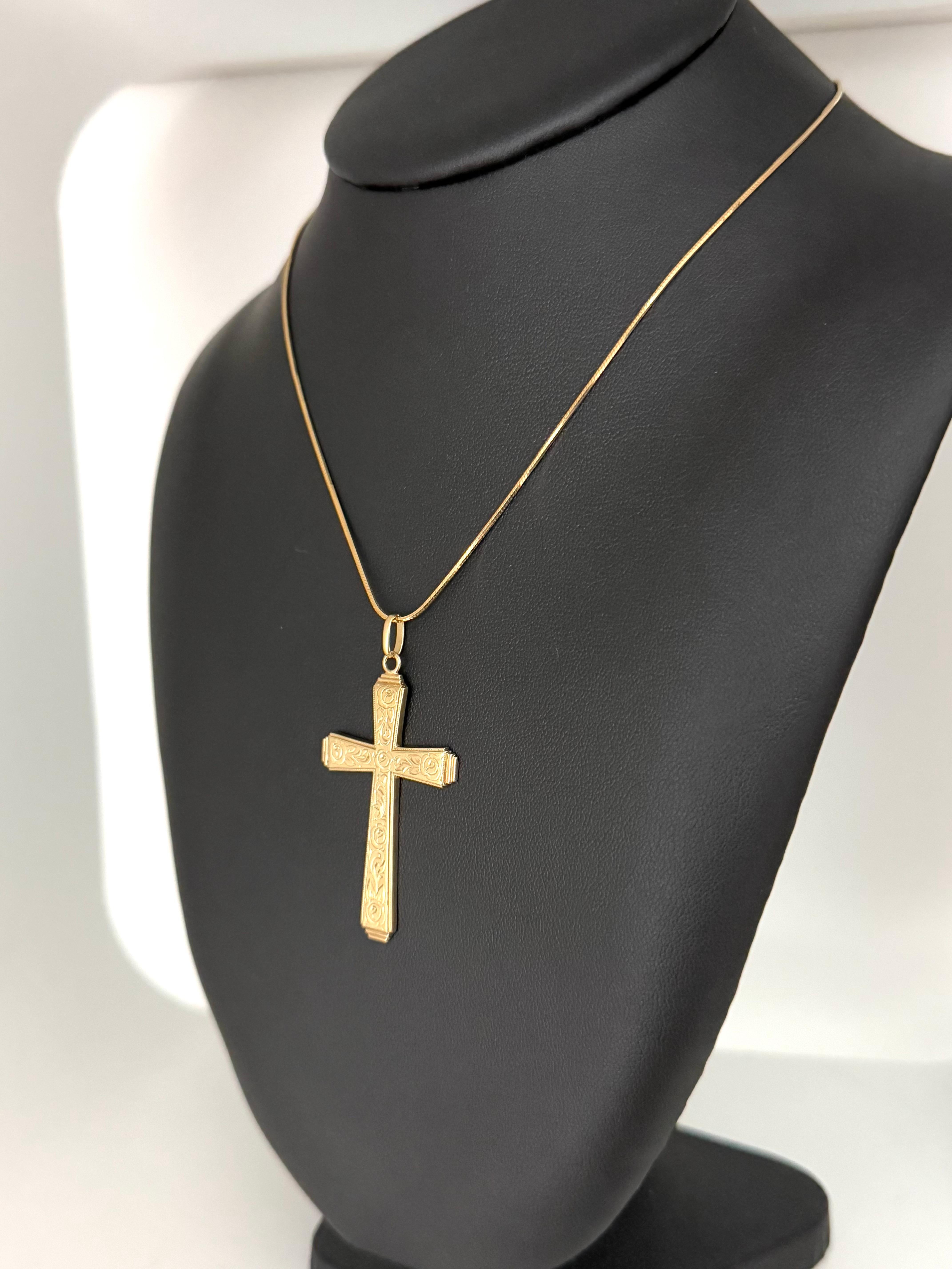da uomo o donna Croce francese in oro giallo 18 carati con design floreale in vendita