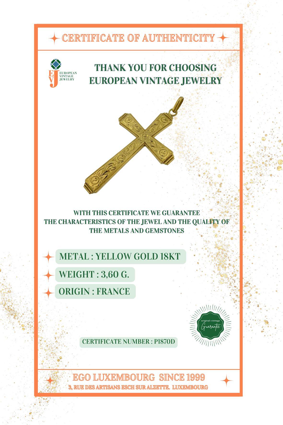 Croce francese in oro giallo 18 carati con design floreale in vendita 4